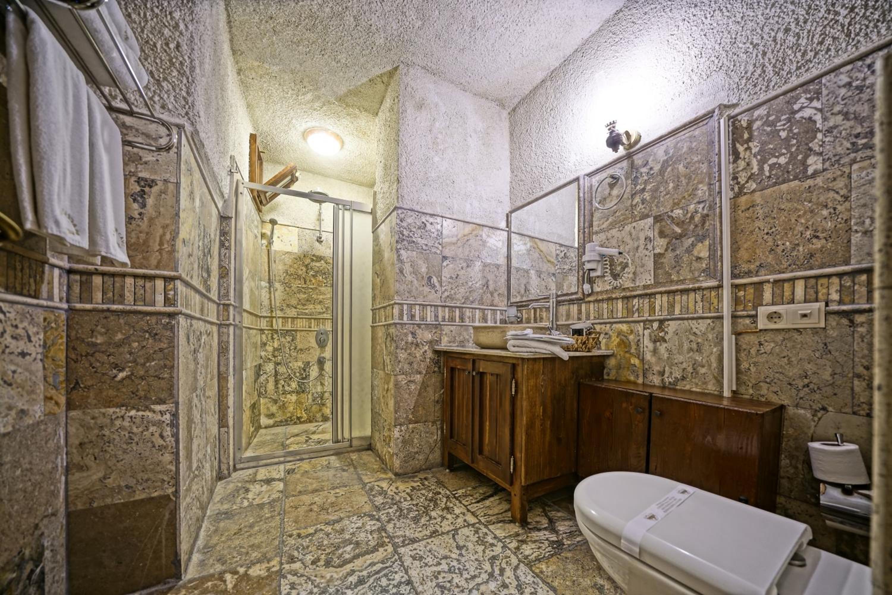 Maccan Cave Hotel - Image 82