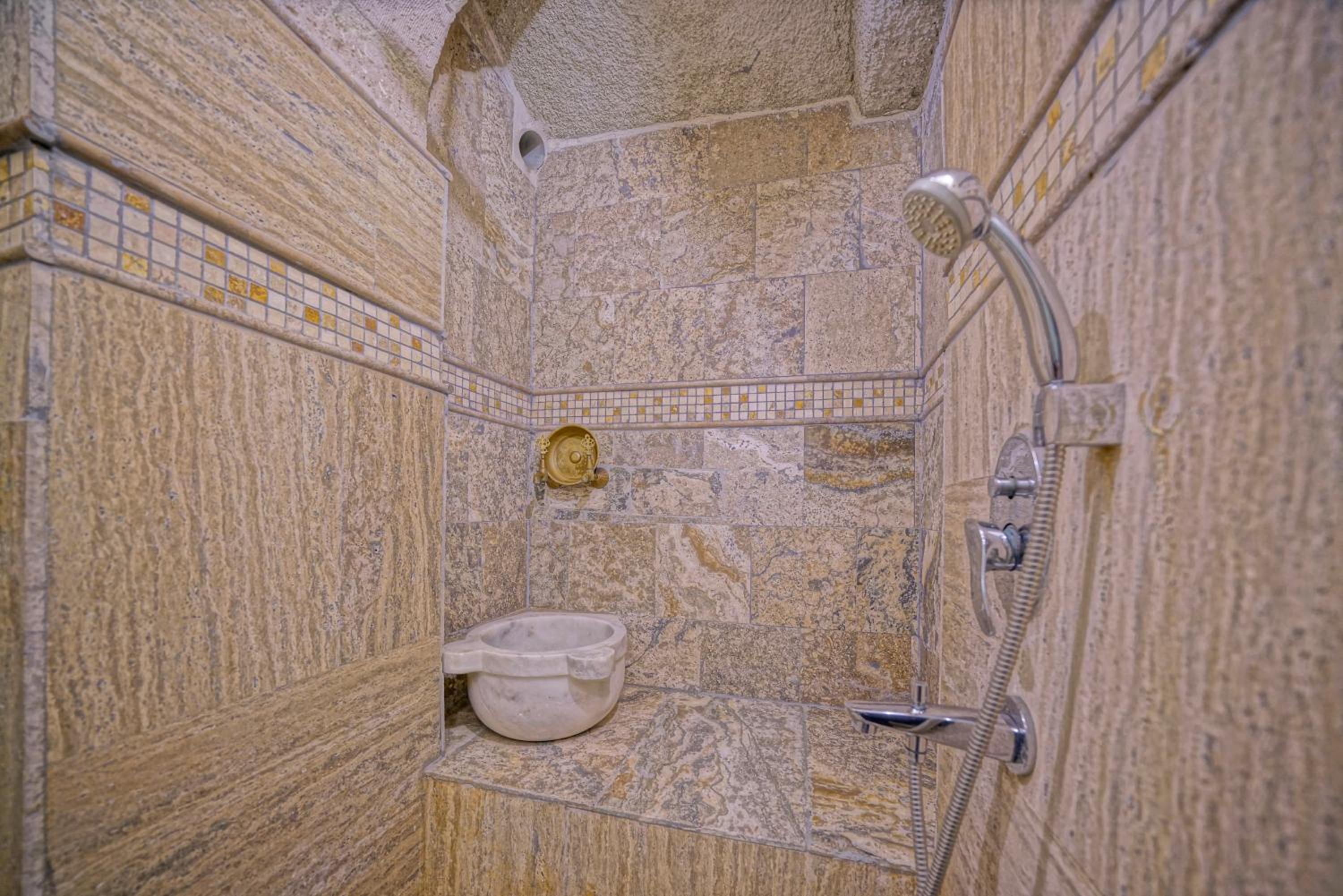 Maccan Cave Hotel - Image 96