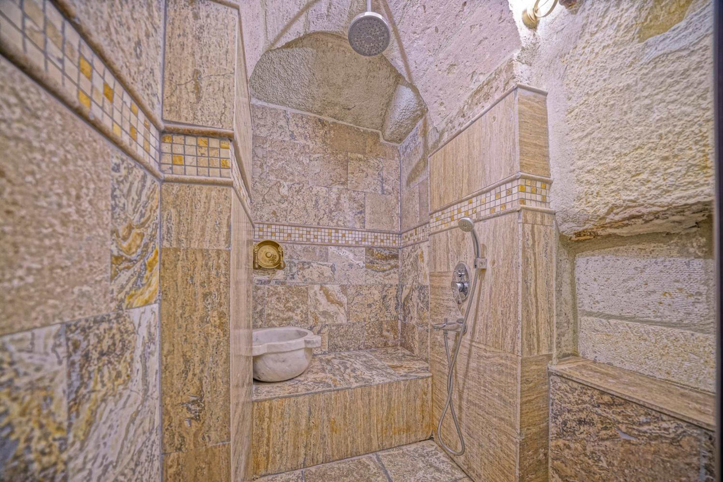 Maccan Cave Hotel - Image 94