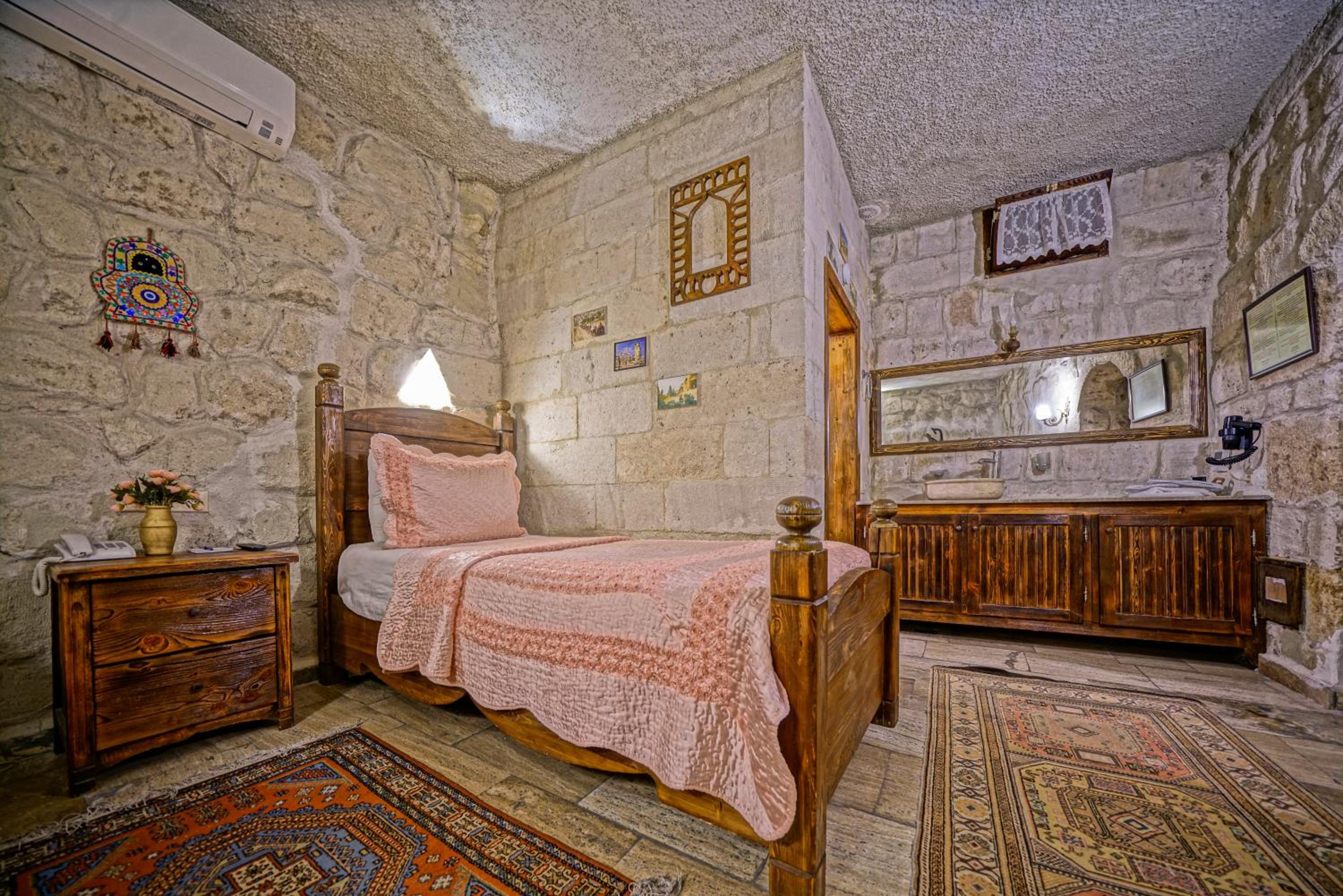 Maccan Cave Hotel - Image 93