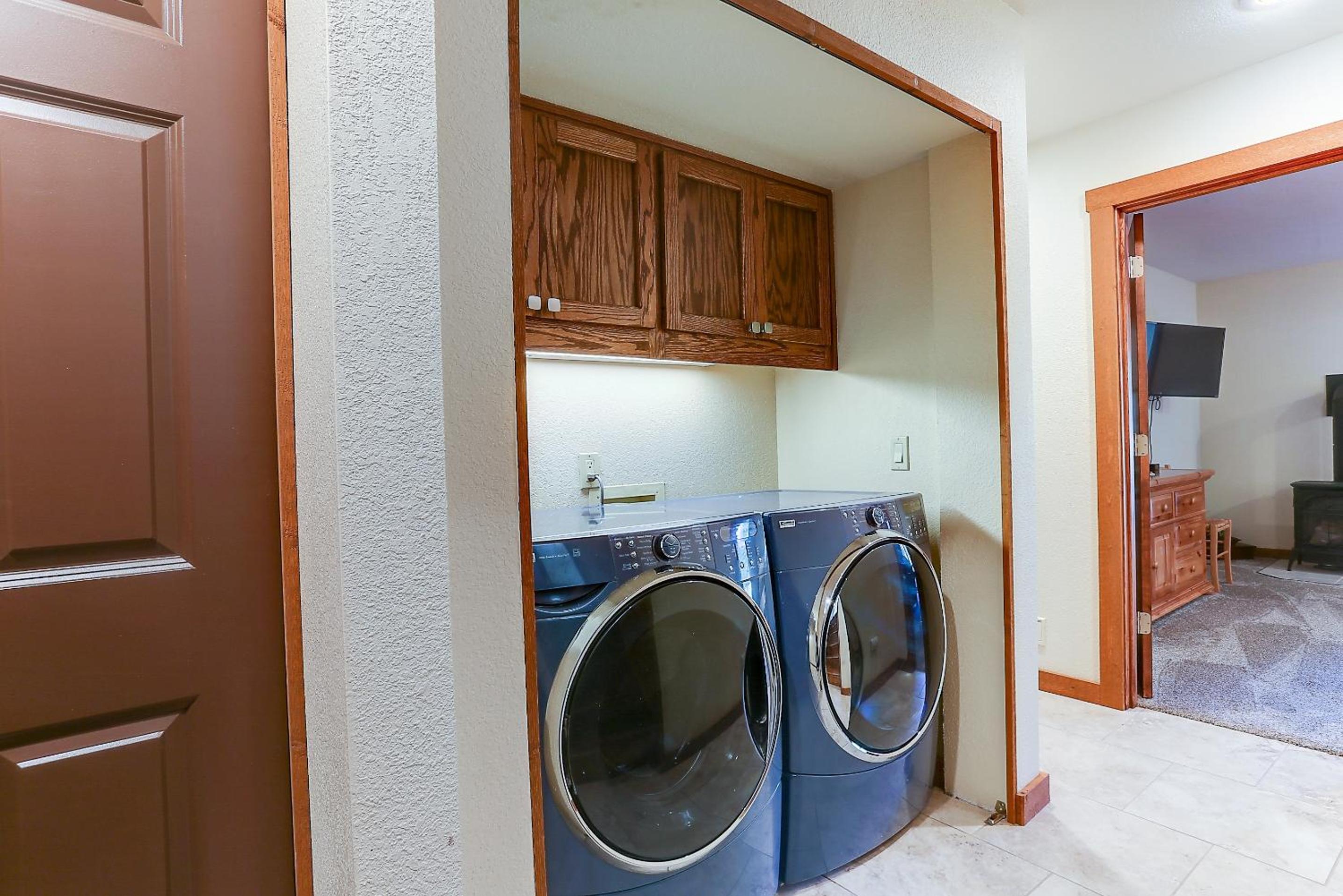 3 Spyglass Home on Meadows Golf Course feature Brand New Hot Tub and Bikes