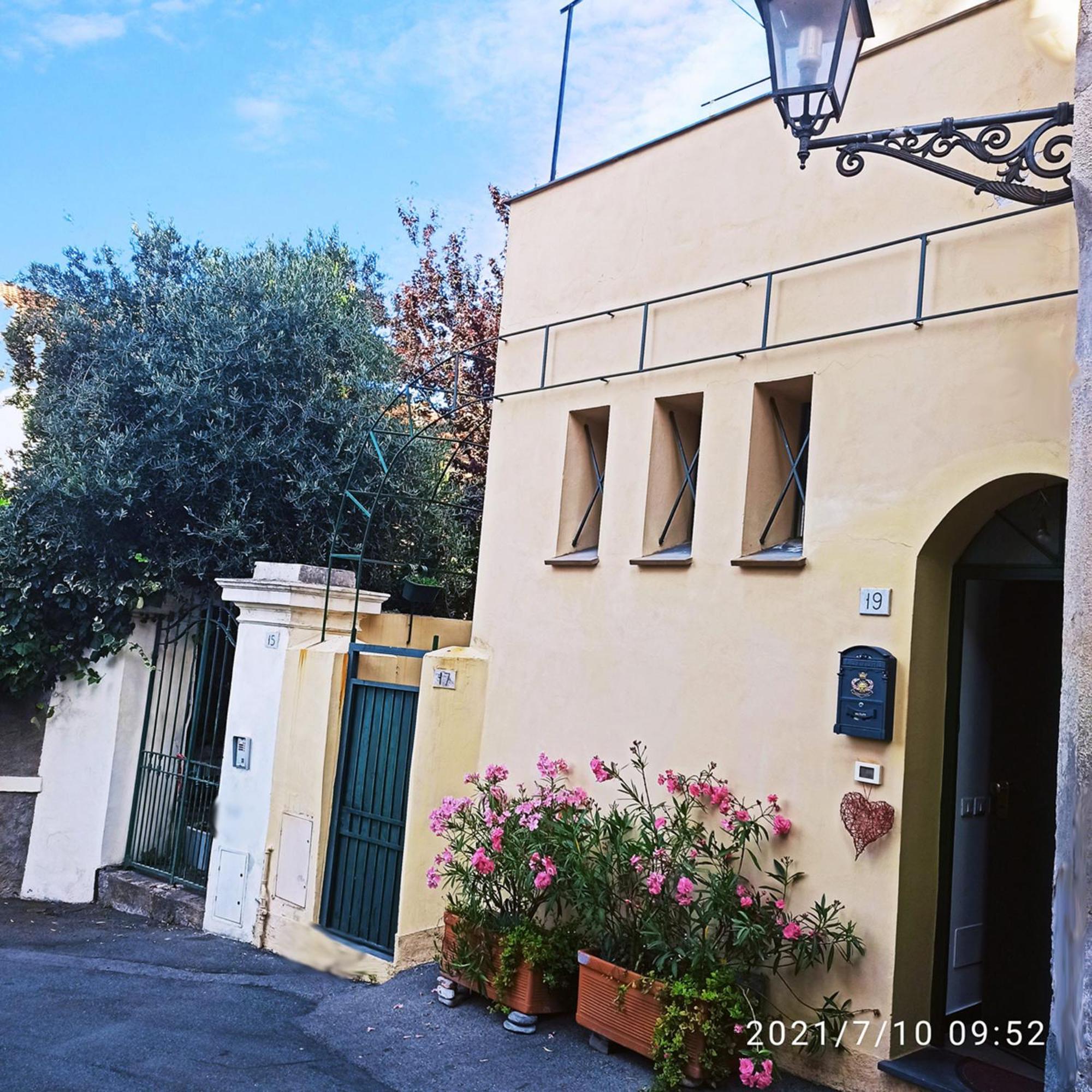 amazing sea cottage "Sleep To The Sound Of The Surf" casetta al mare view 3