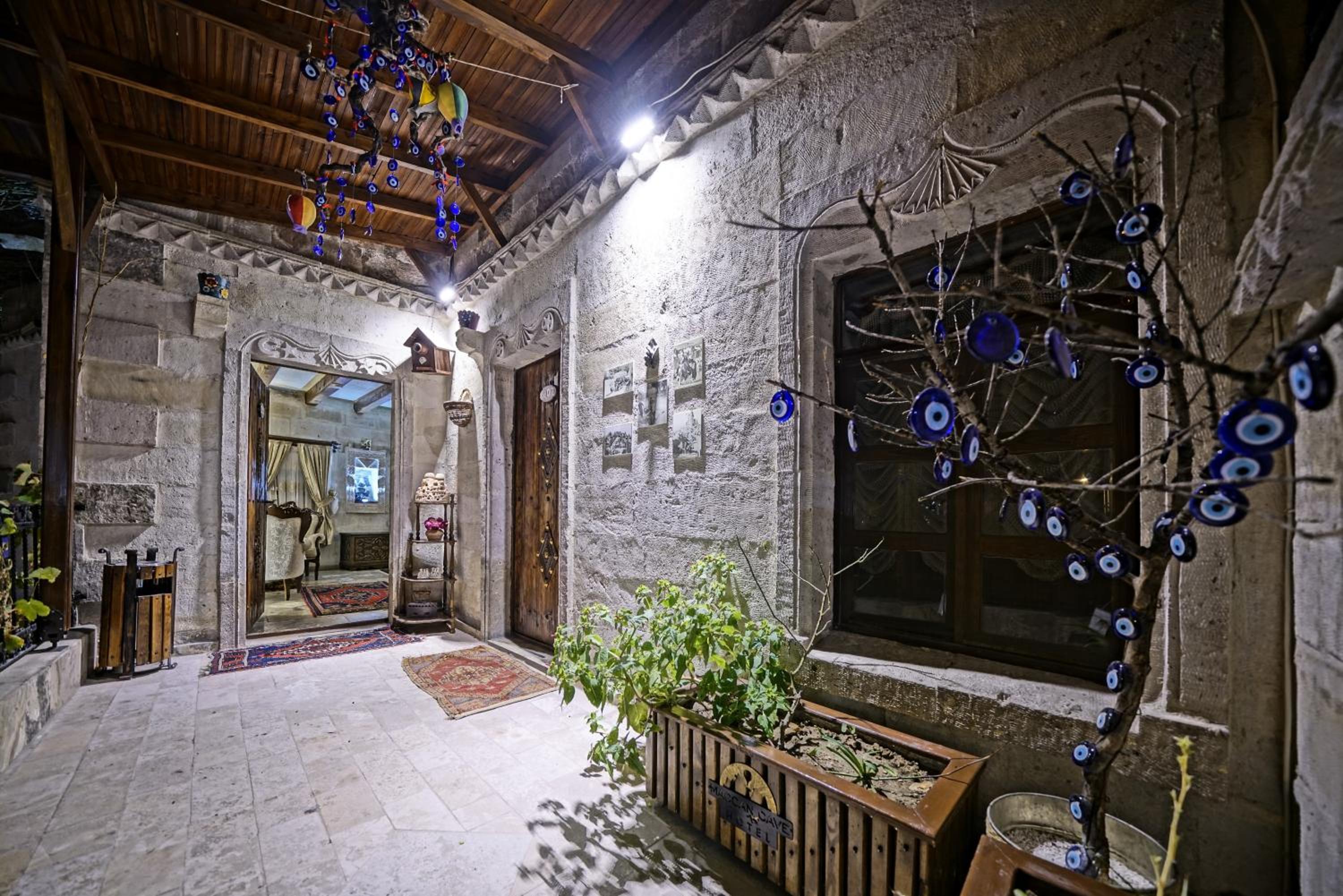 Maccan Cave Hotel - Image 100