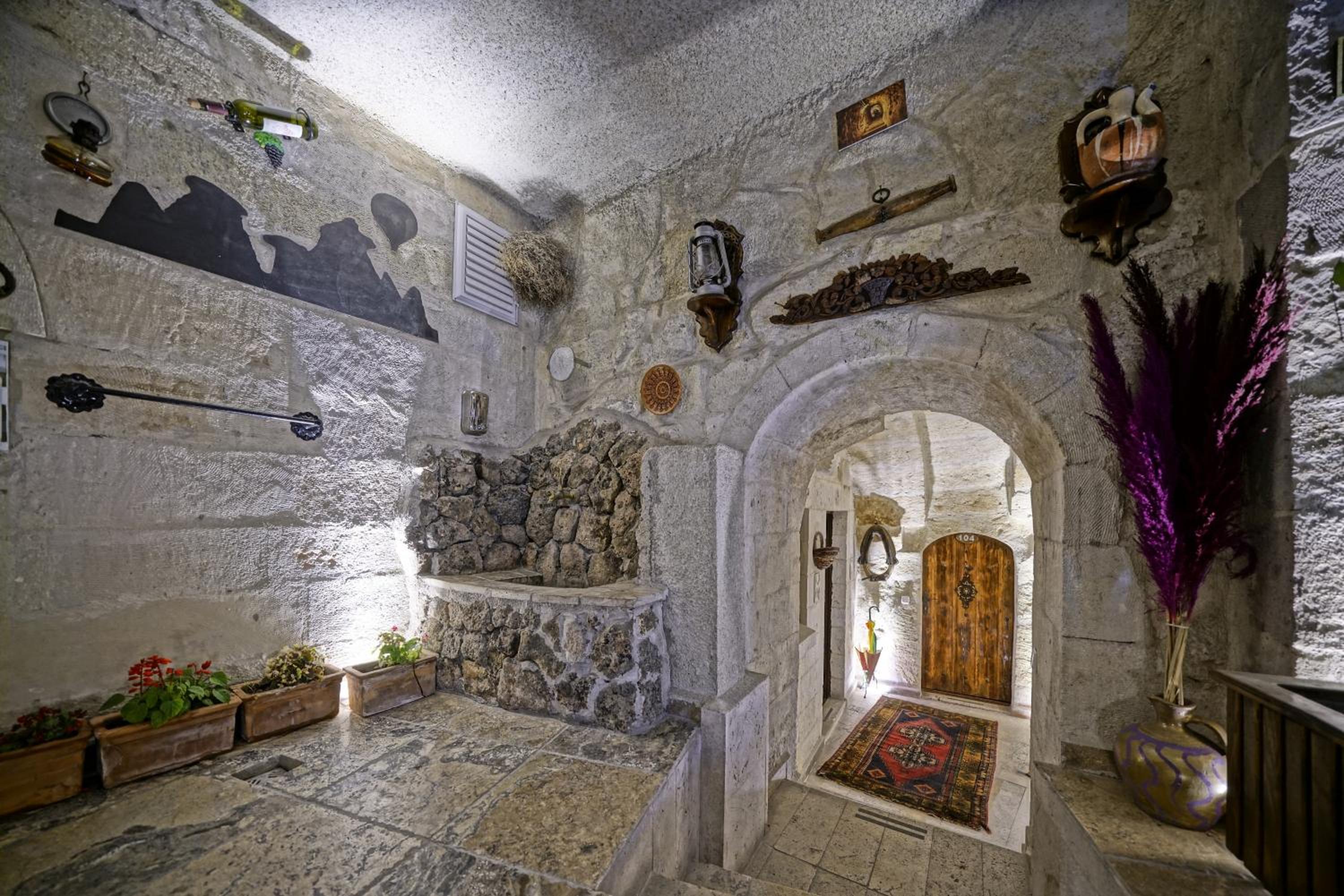 Maccan Cave Hotel - Image 103