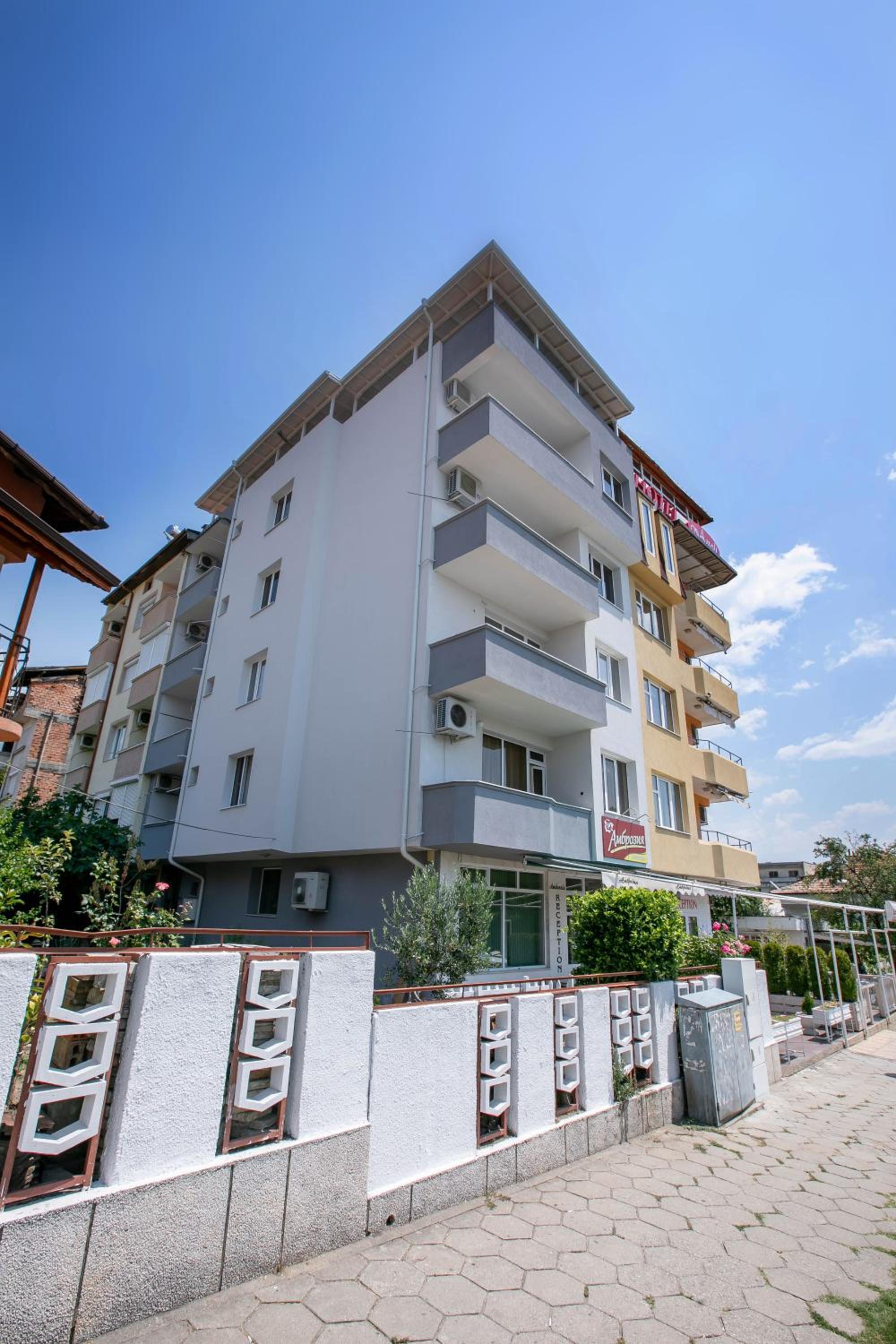 Family Hotel Ambrozia