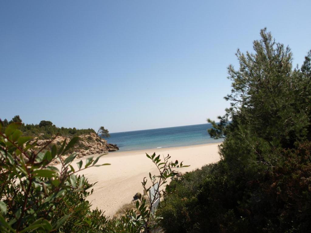 Near the beach, 9 bedrooms, sleeps 19, Jacuzzi, Full AC, BBQ, 2 kitchens, 2 dishwashers, fast internet, ping pong, cars not necessary view 3