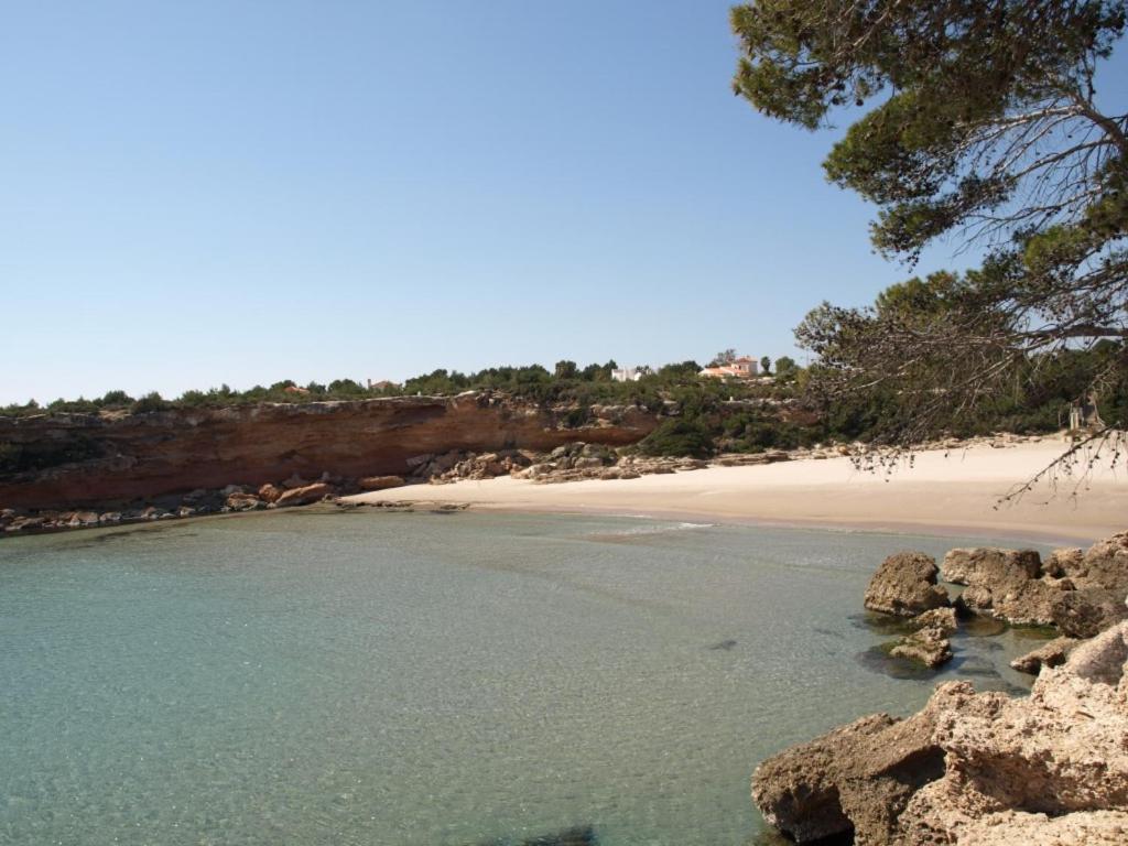 Near the beach, 9 bedrooms, sleeps 19, Jacuzzi, Full AC, BBQ, 2 kitchens, 2 dishwashers, fast internet, ping pong, cars not necessary view 4