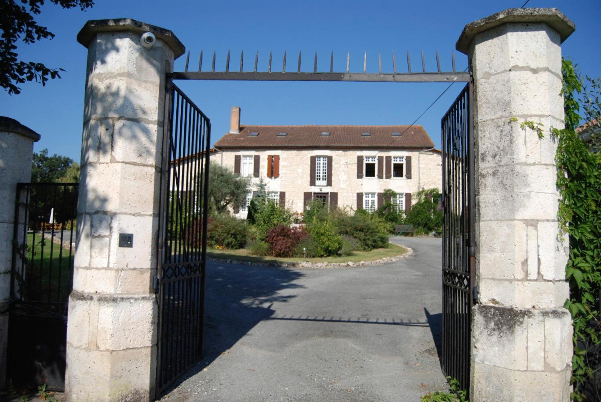 Le Logis des Quatre Puits view 2