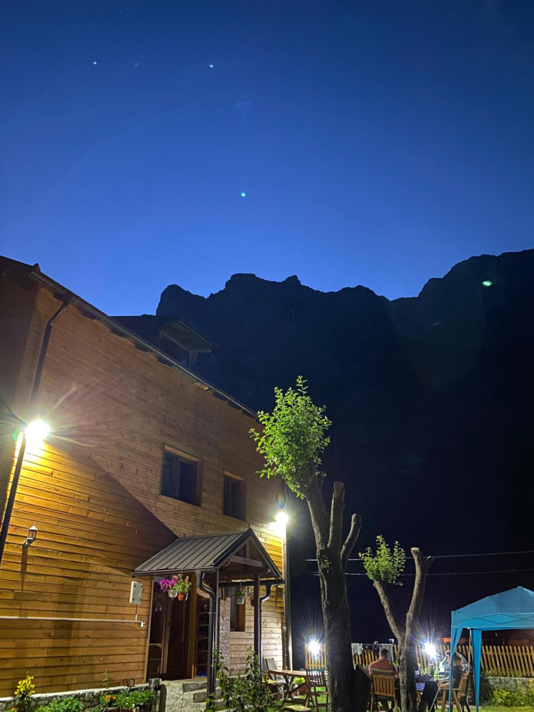 Guesthouse Mehmeti