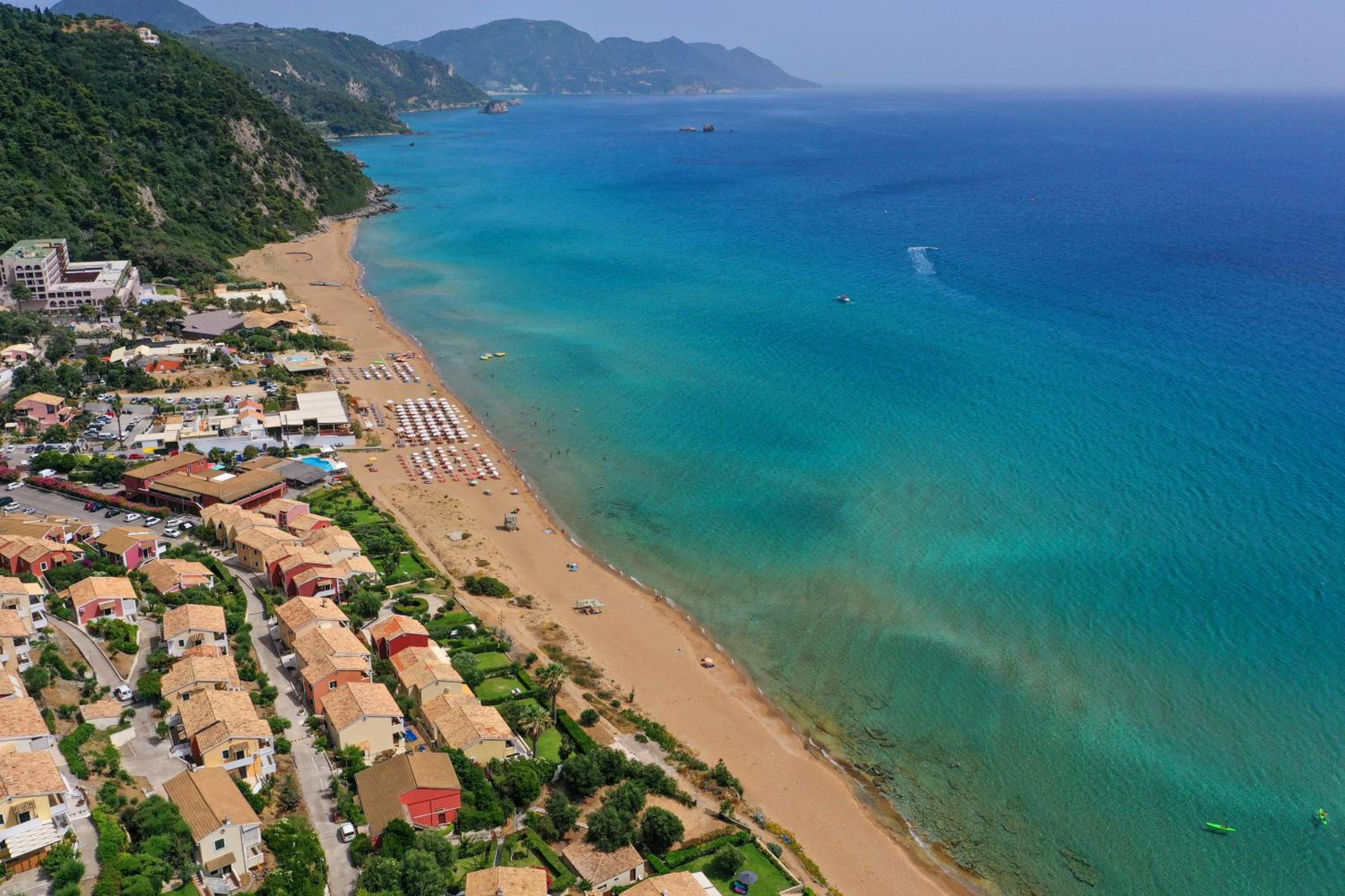Waves Apartments Melody Glyfada view 5