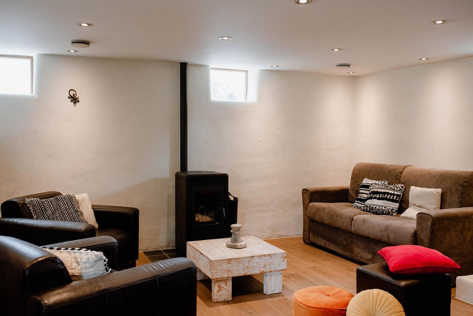 Beautiful holiday home in renovated farm 30 mins from Pairi Daiza