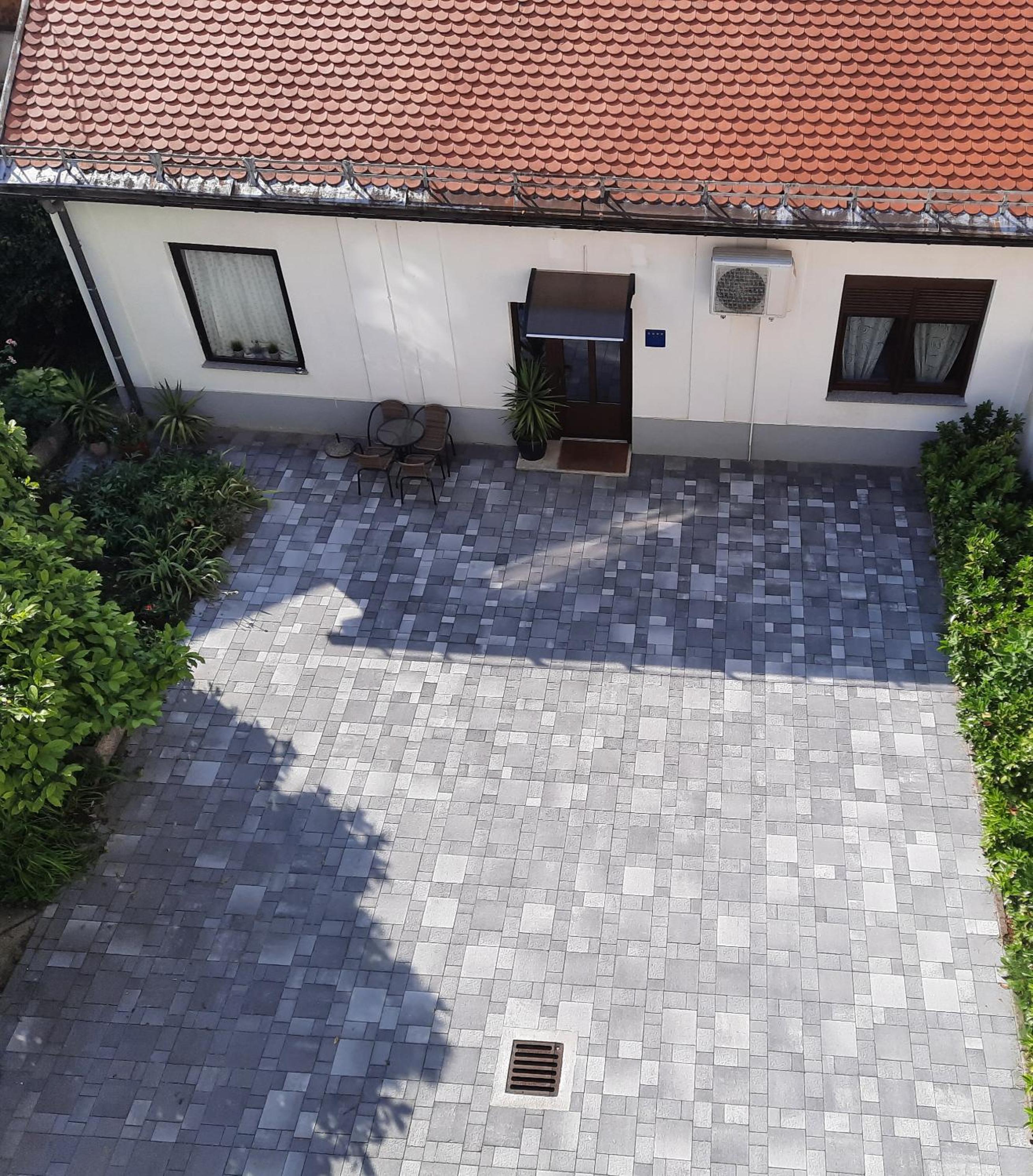 Hotel Albert Home - Image 1