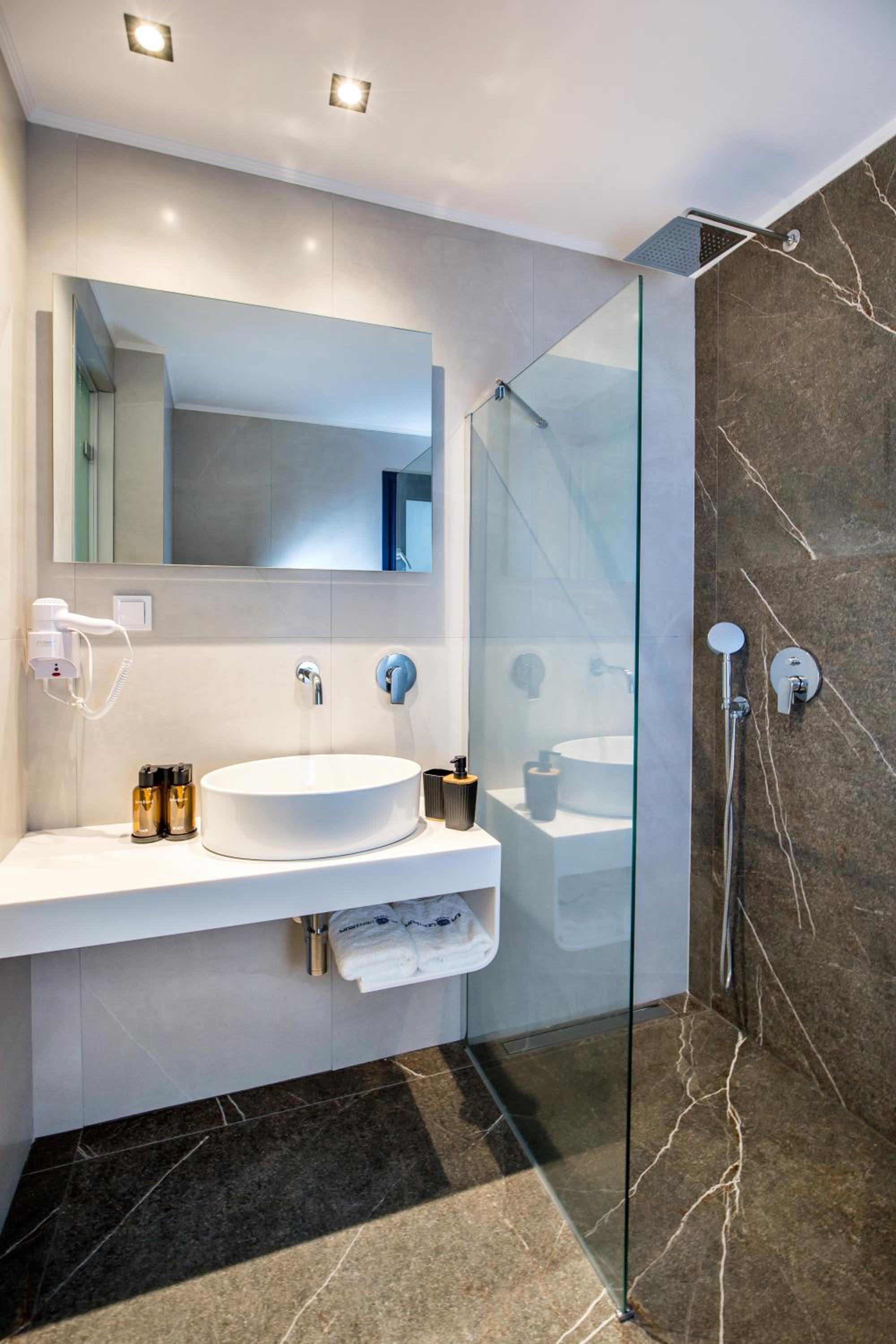 Epicentrum Suites