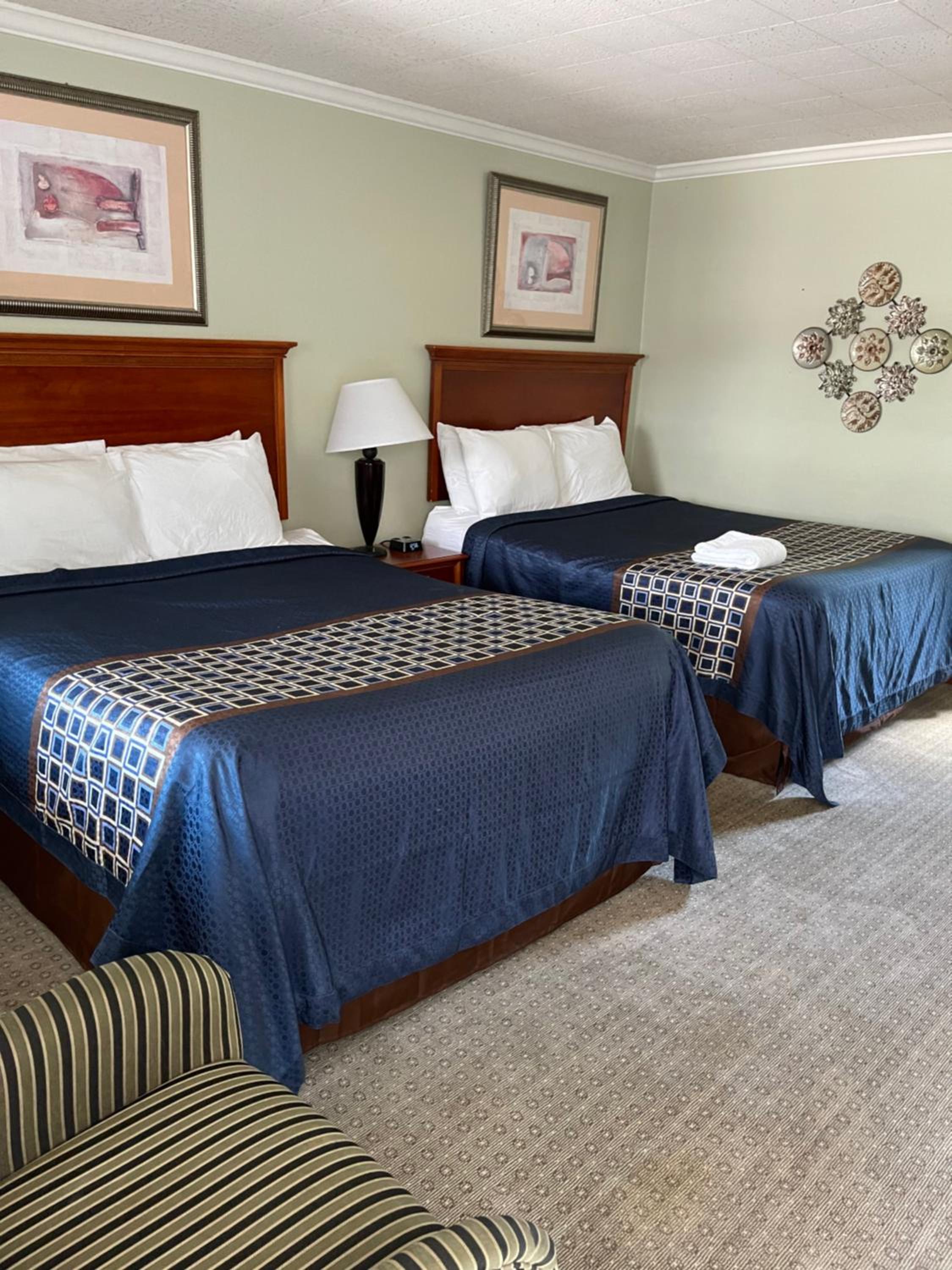 Colonial Motel