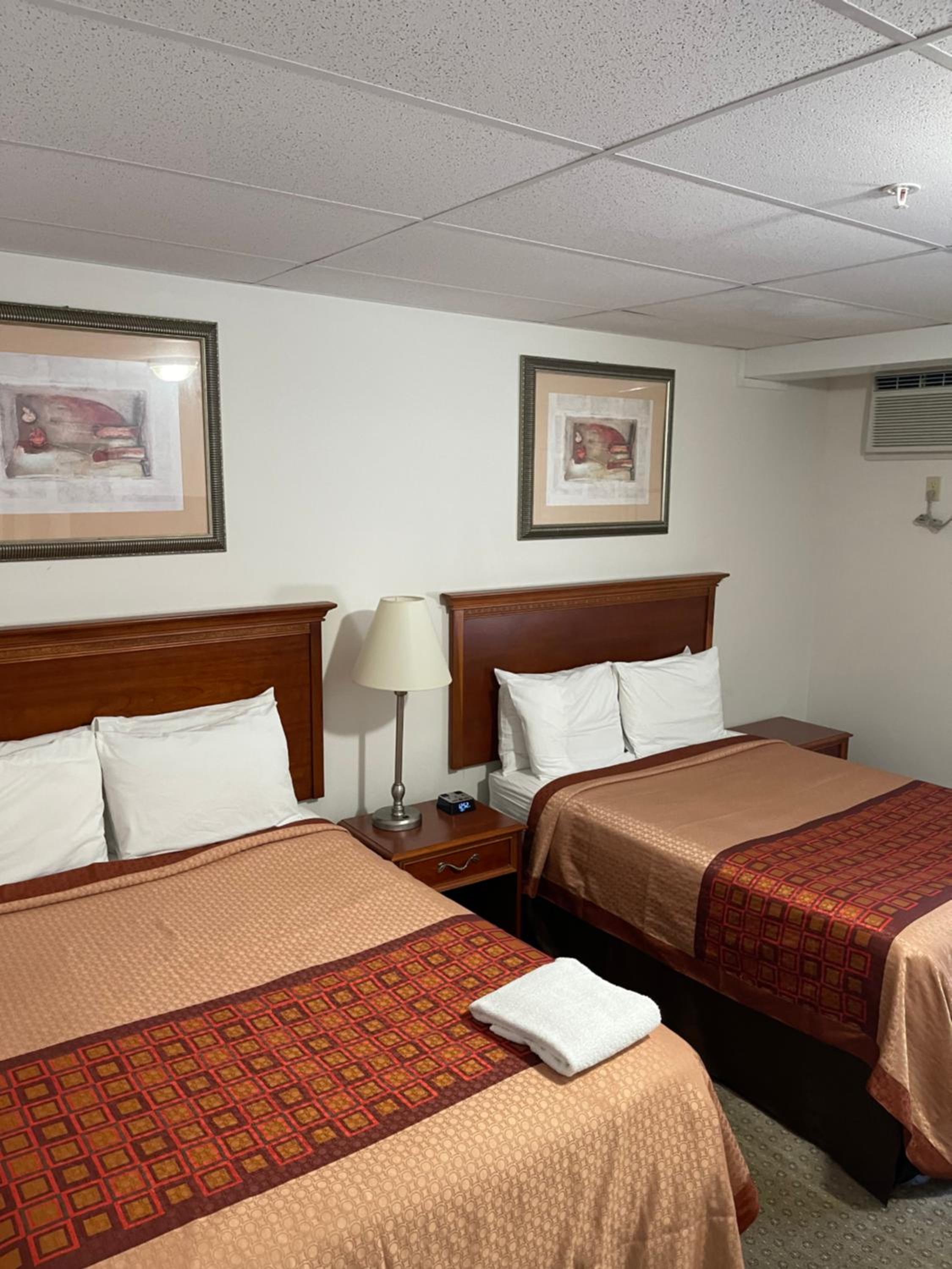 Colonial Motel