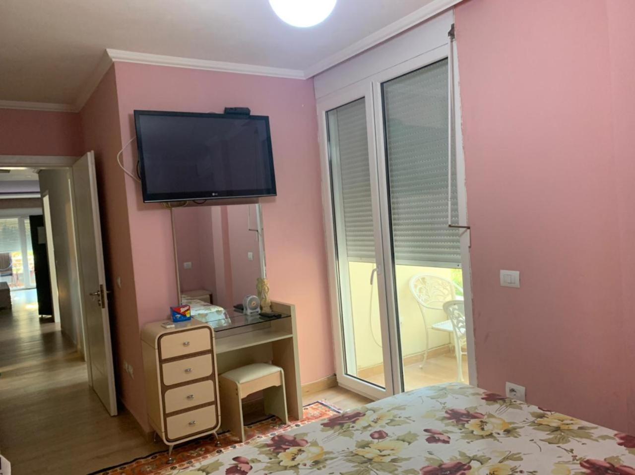 Mia's Sea View Apartment