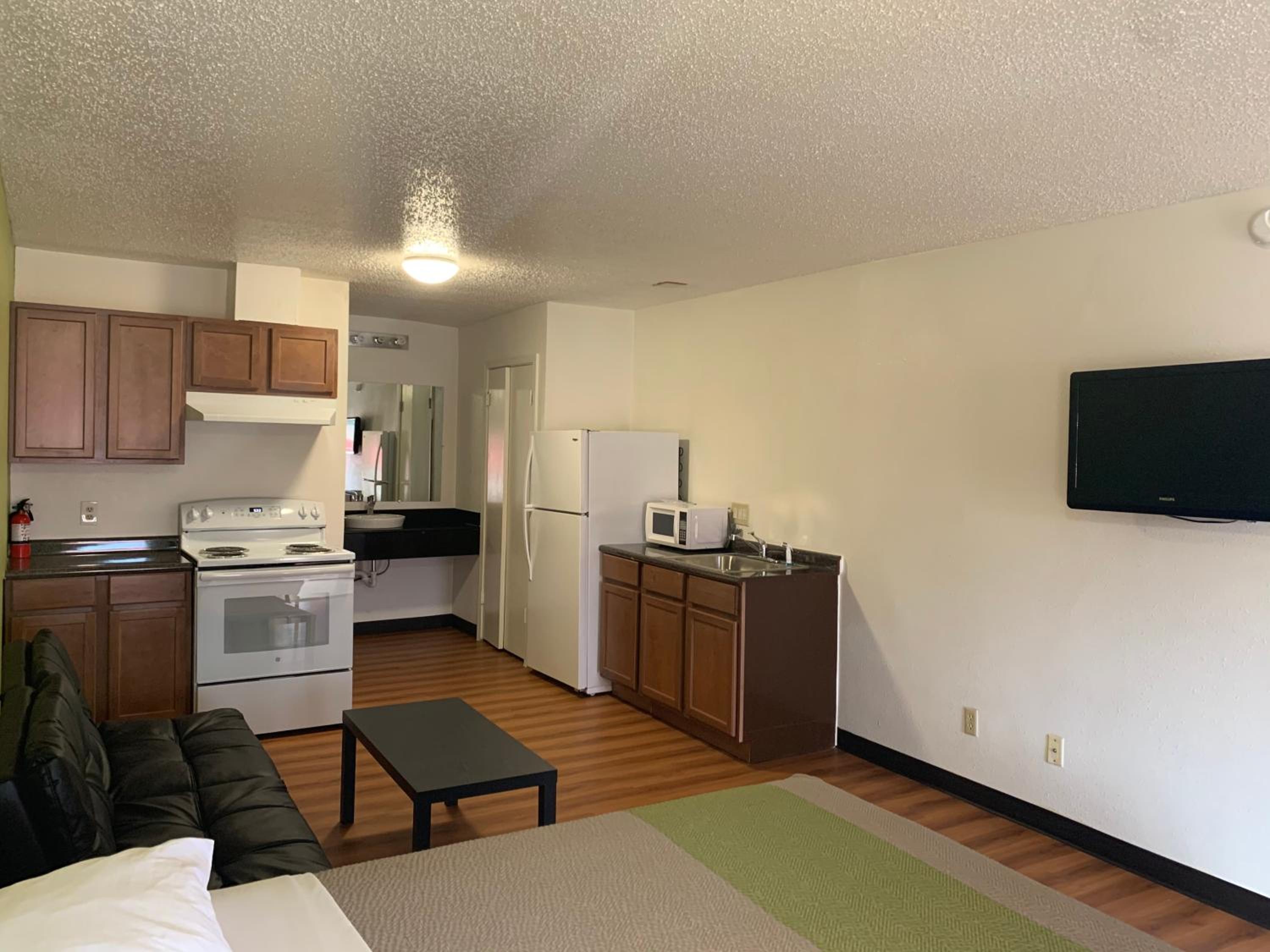 Longview Vacations - Motel 6-Longview, TX - North - Property Image 3