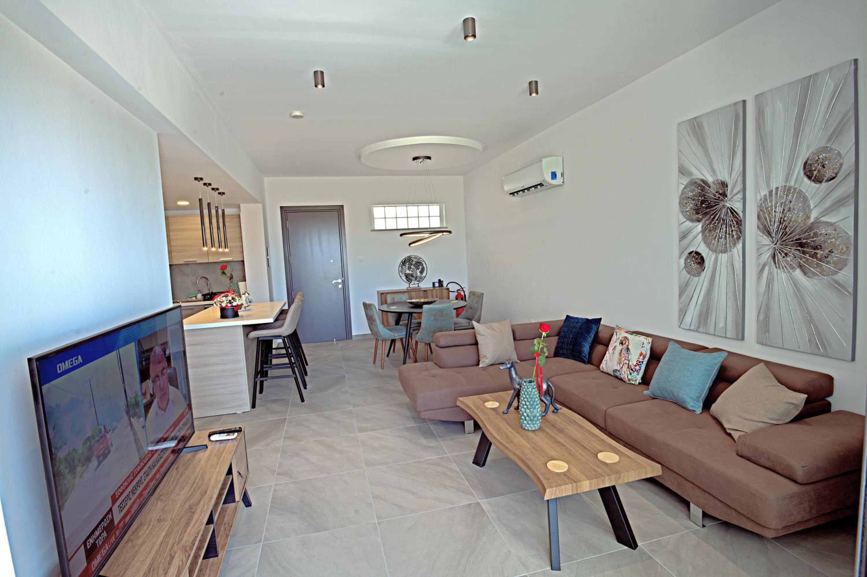 Golden Tree Apartment