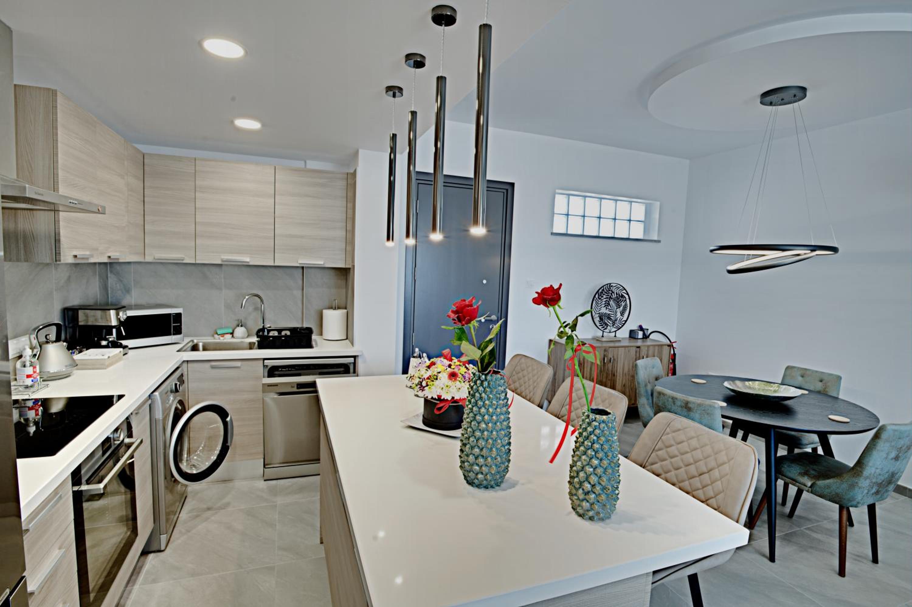 Golden Tree Apartment