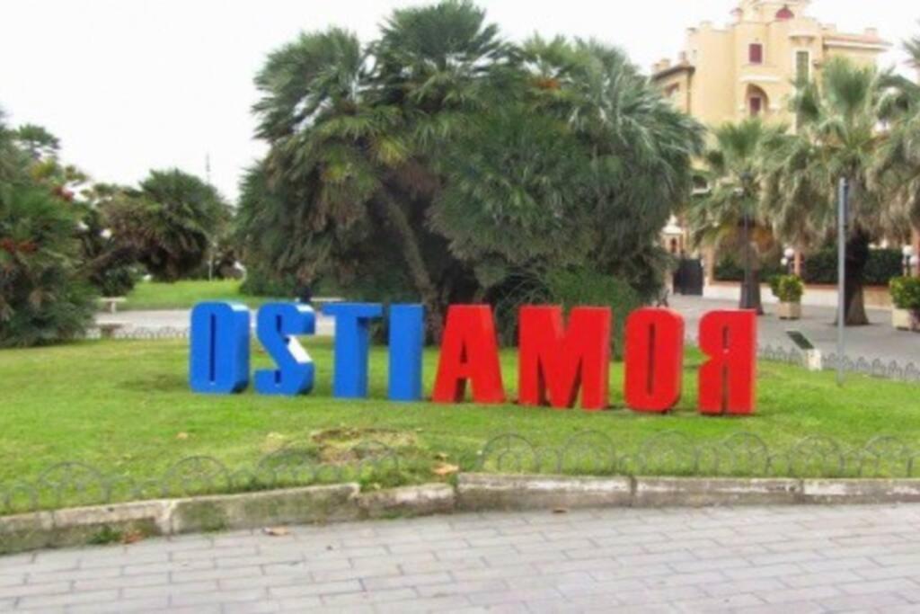 Piazza Anco Marzio fronte mare casa con giardino view 5