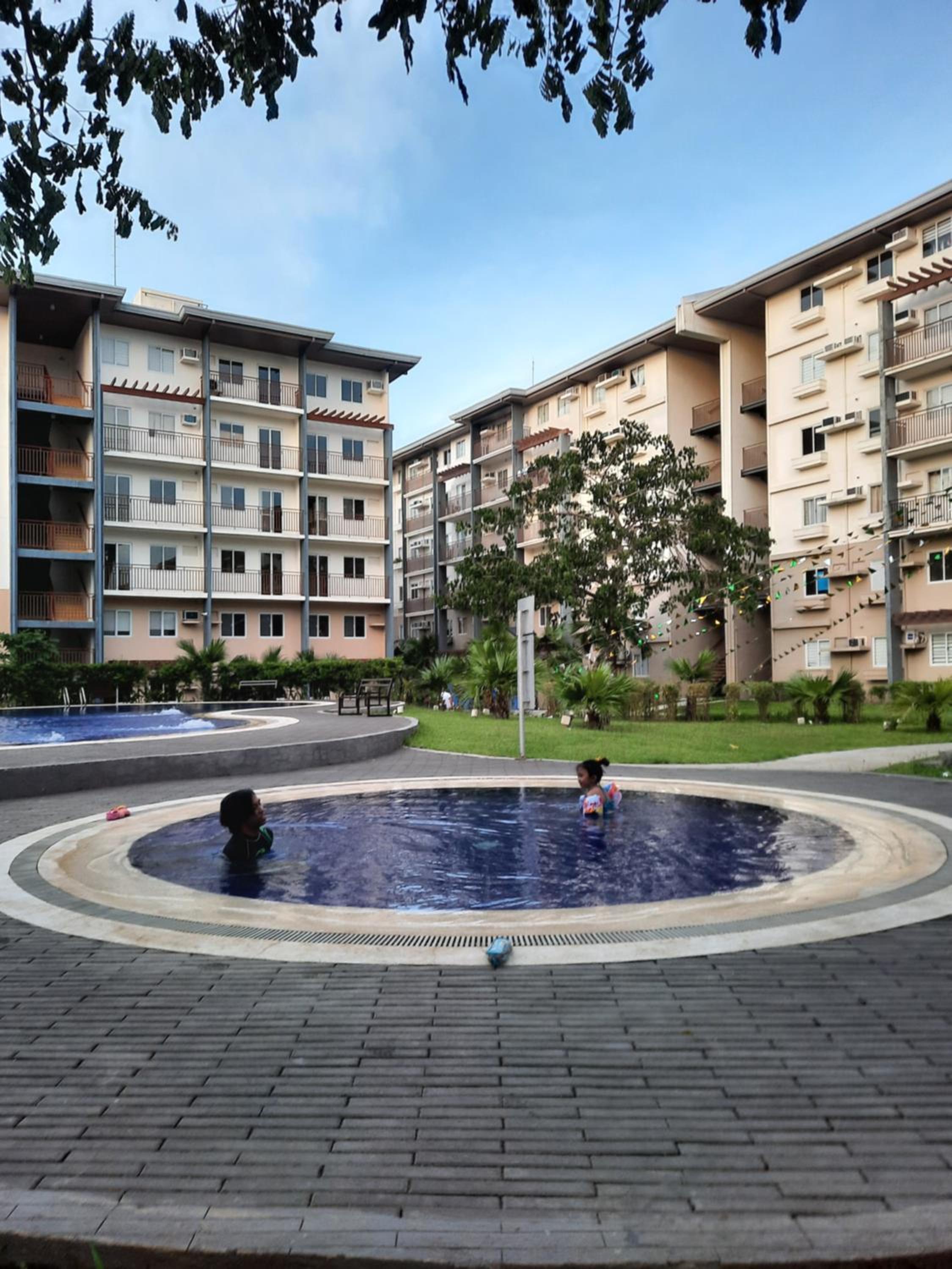 Amaia Steps Nuvali fully furnished unit with swimming pool view near Carmelray Pitland, Calamba - 20