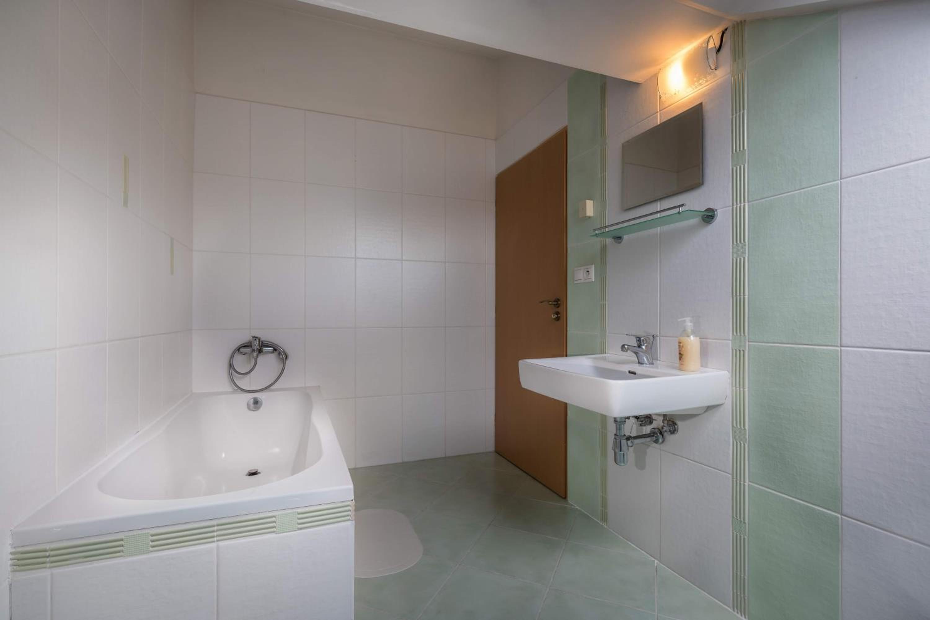 Maravar - Pivný Wellness Adults Only