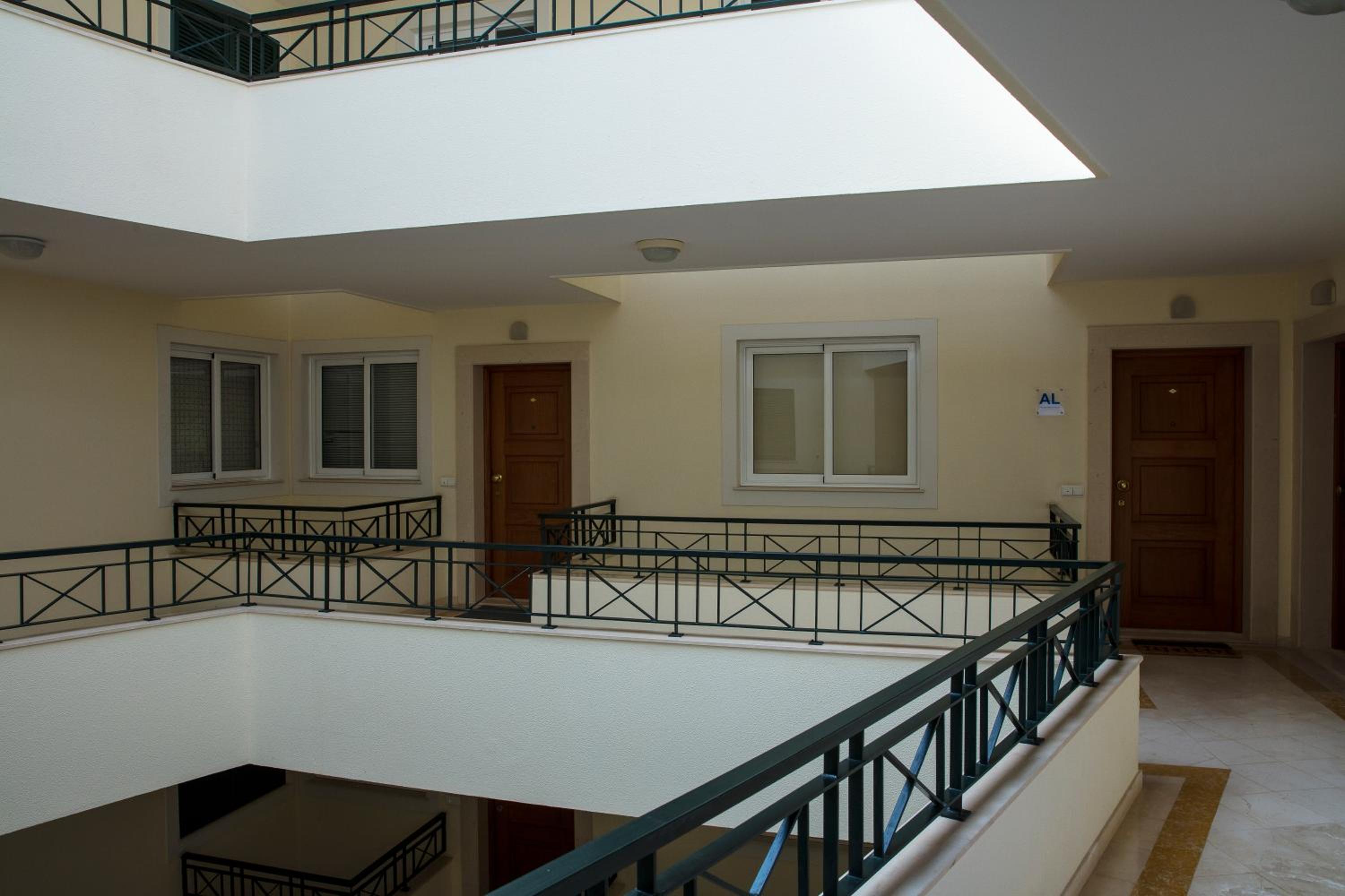 Apartment Ocean Gardens view 2