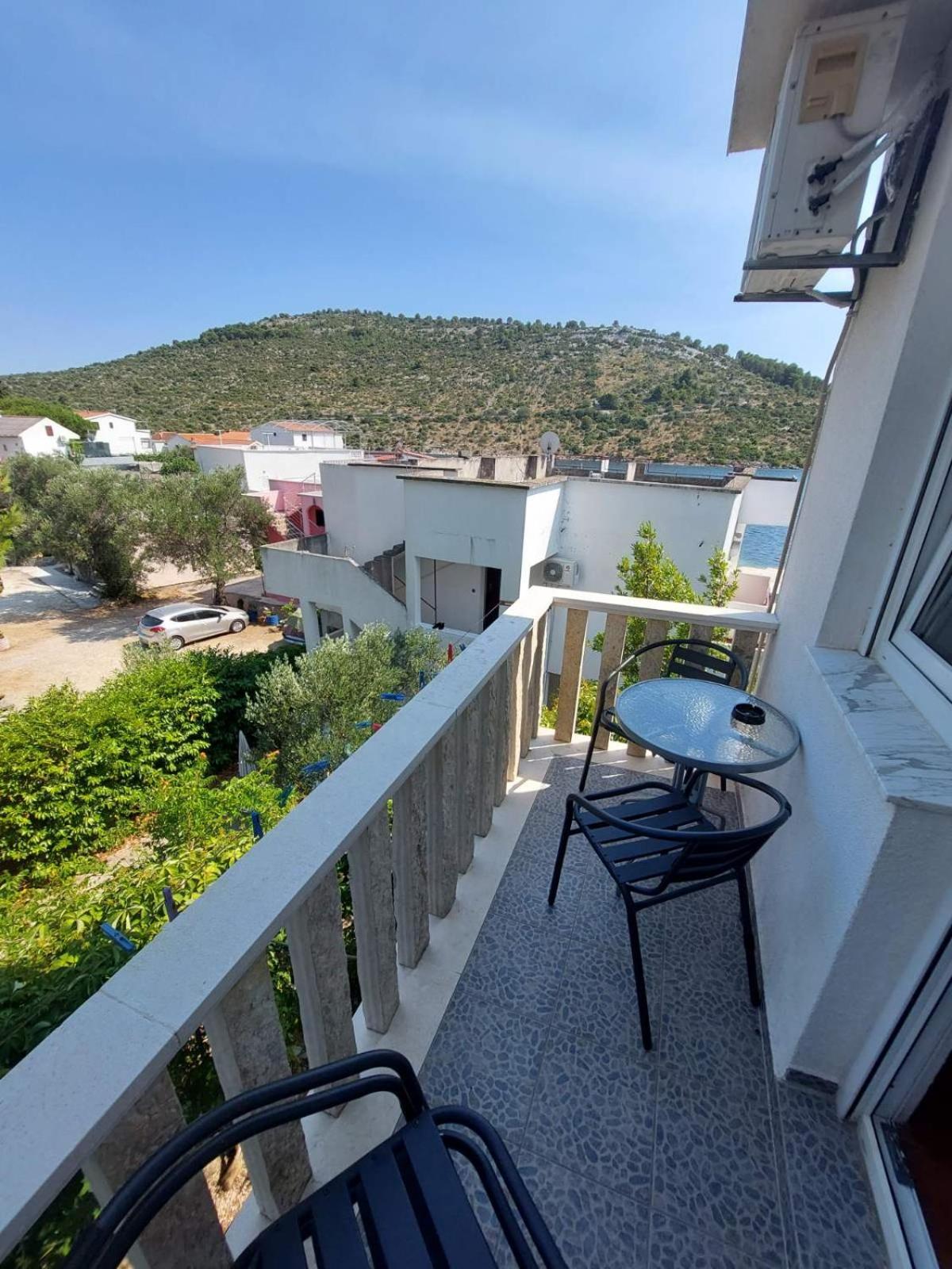 Apartments Crnjac