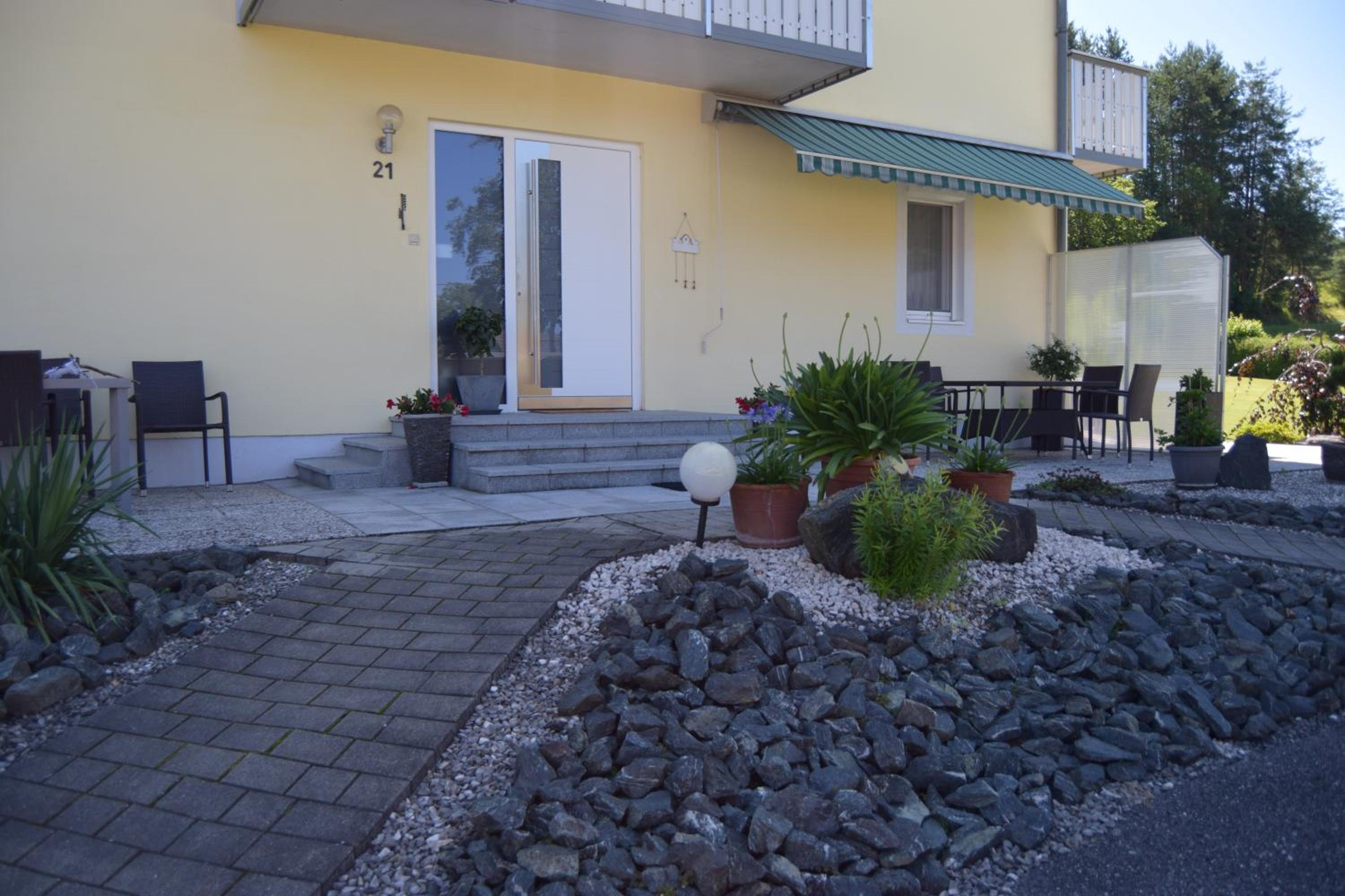 Photo 8