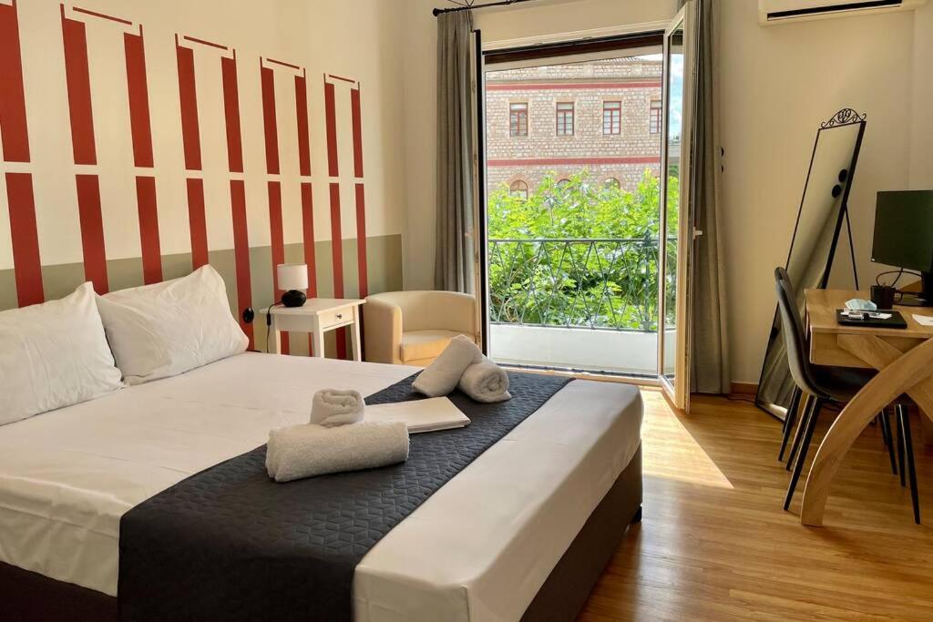 Acropolis View Huge Apartment – Centrally Located