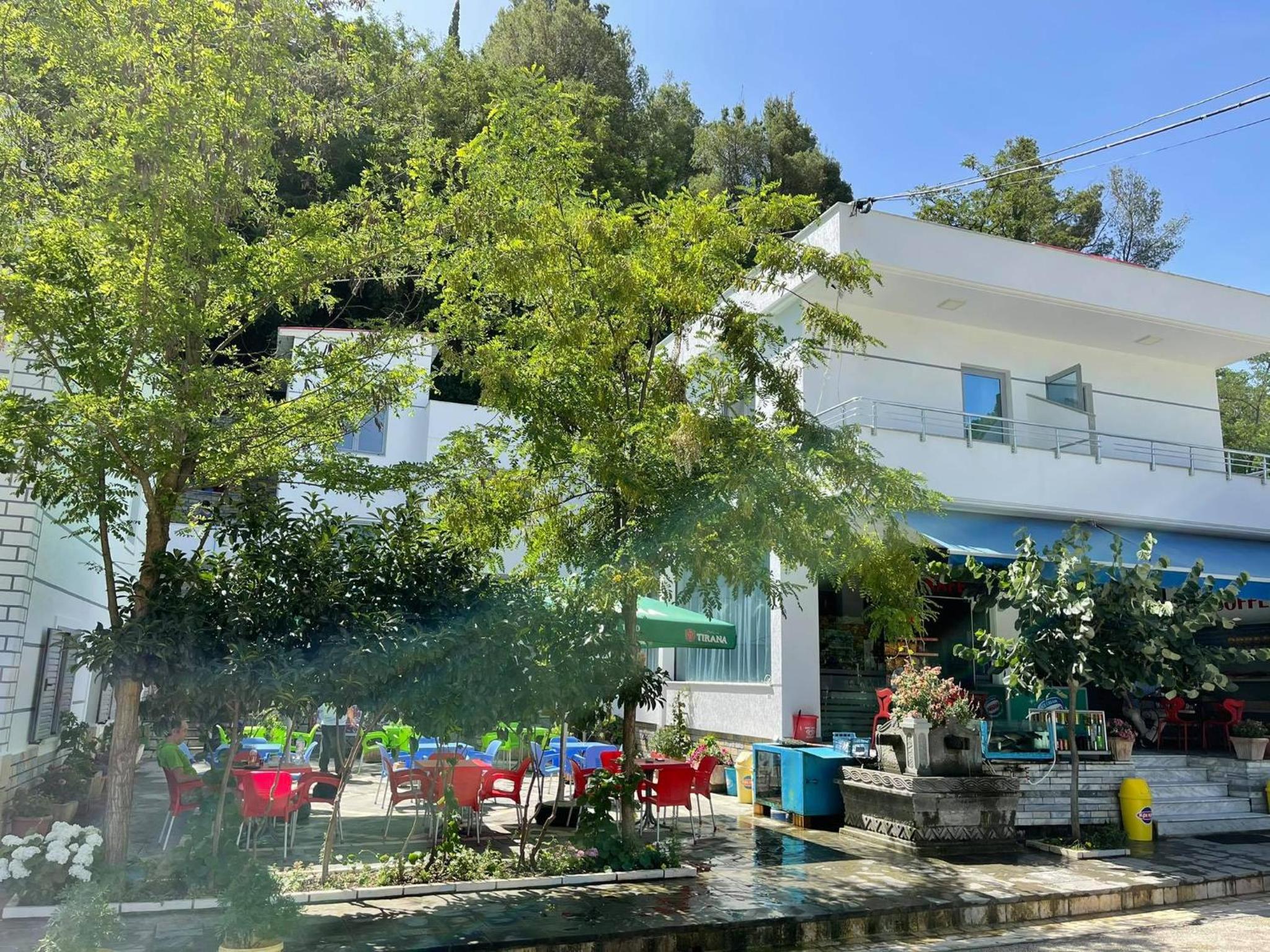 Hotel The White Villa - Image 1