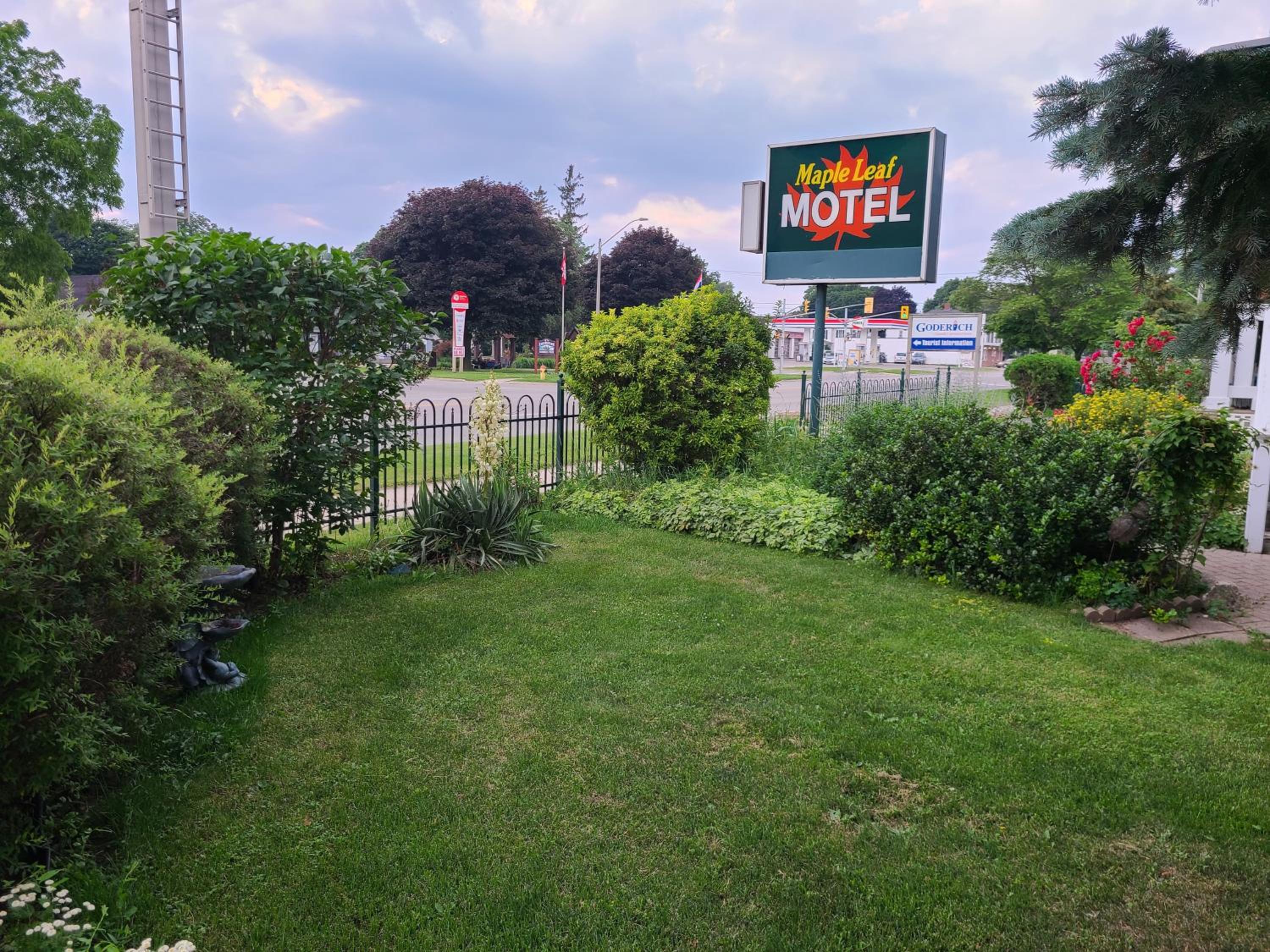 Maple Leaf Motel