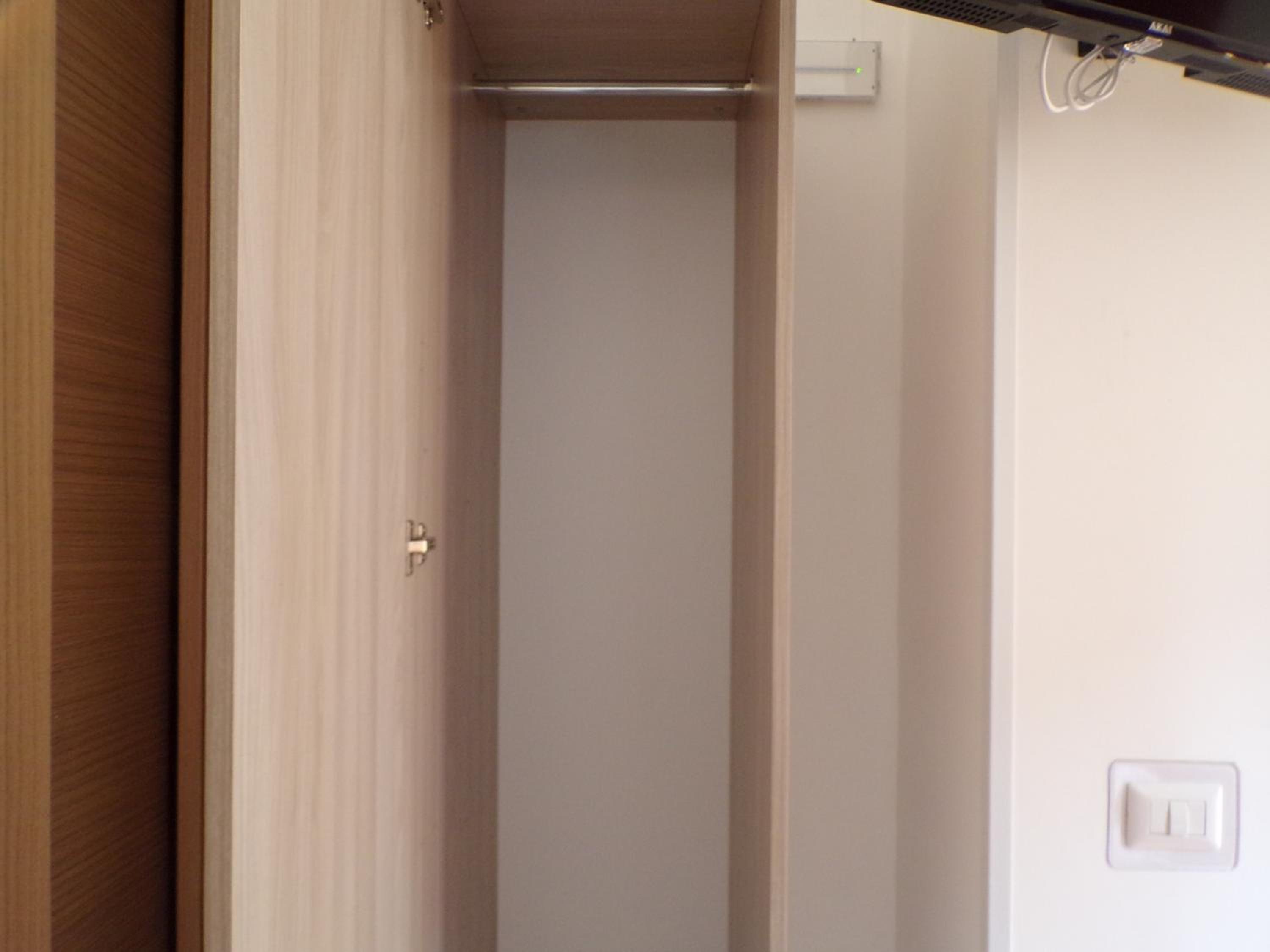 NUOVA AURORA Rent Rooms view 5