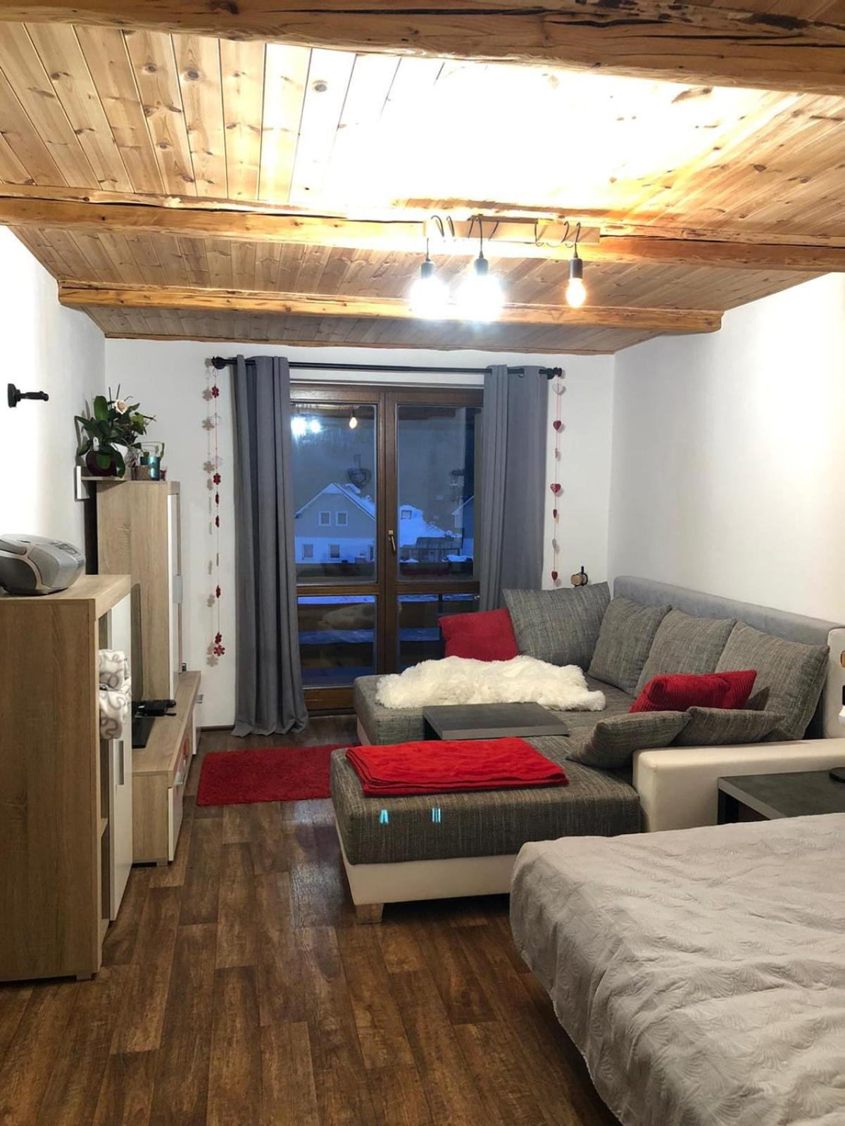 Apartmán s výhledem na Jezerní stěnu - ŠUMAVA CARD