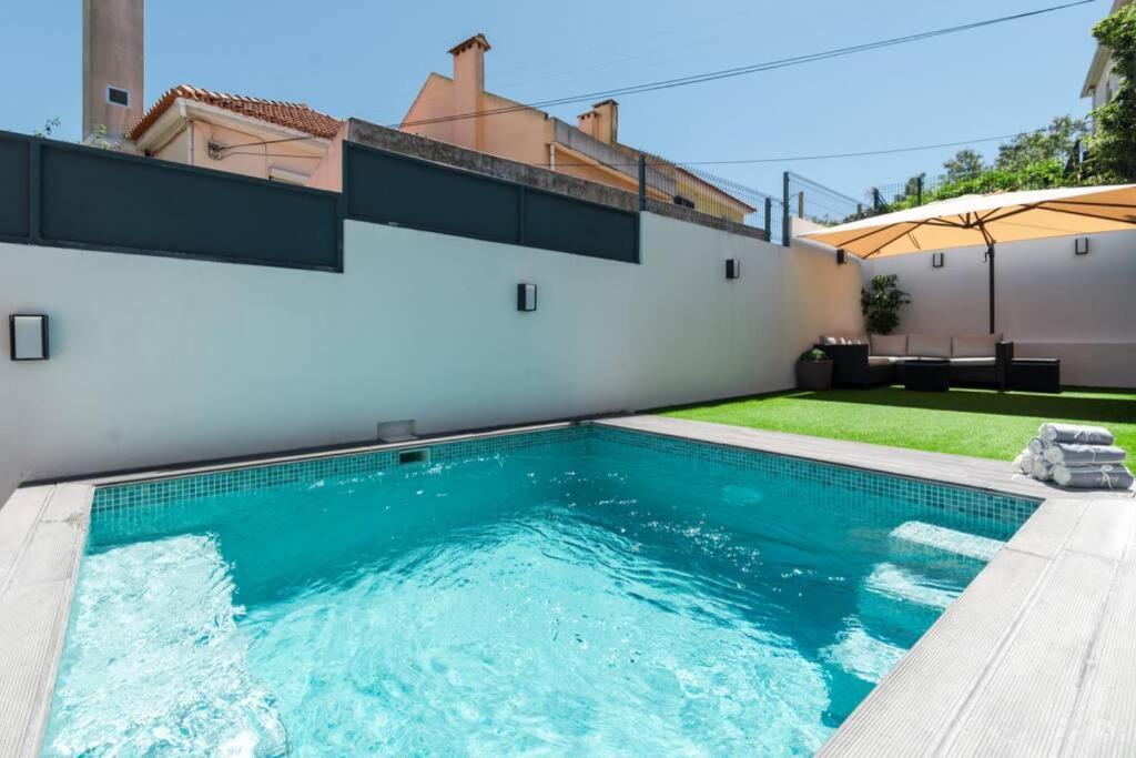 Heated Pool & Sauna Bliss - Luxury 4BR Villa view 3
