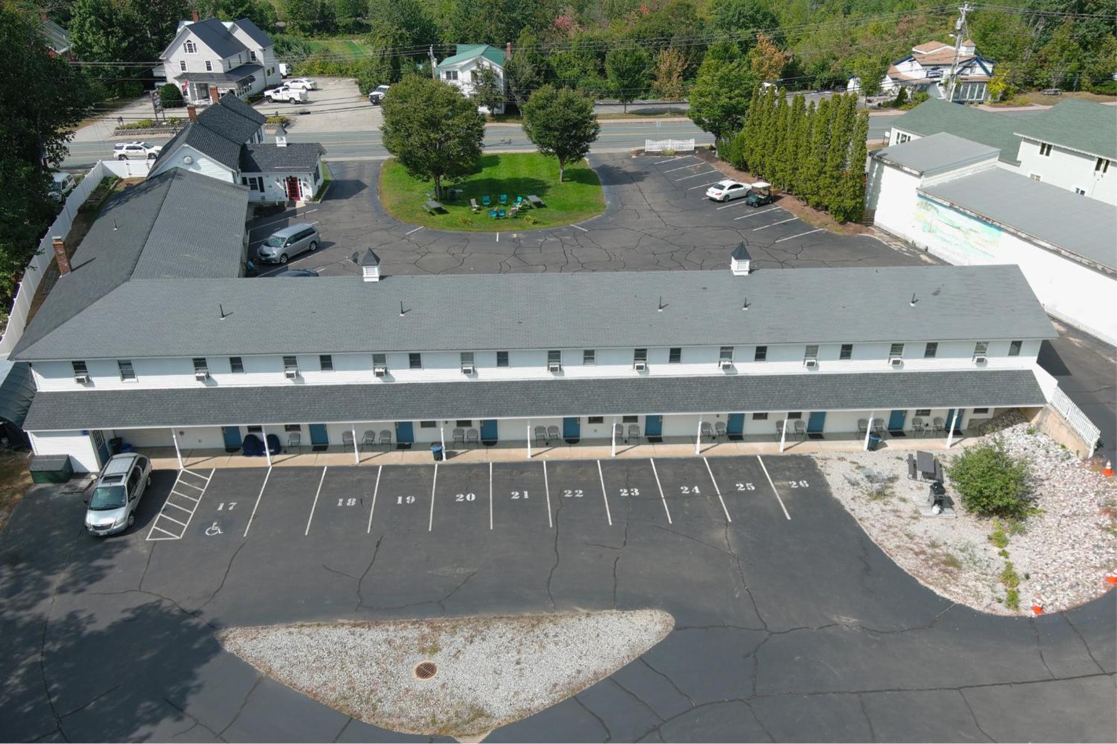 Colonial Motel