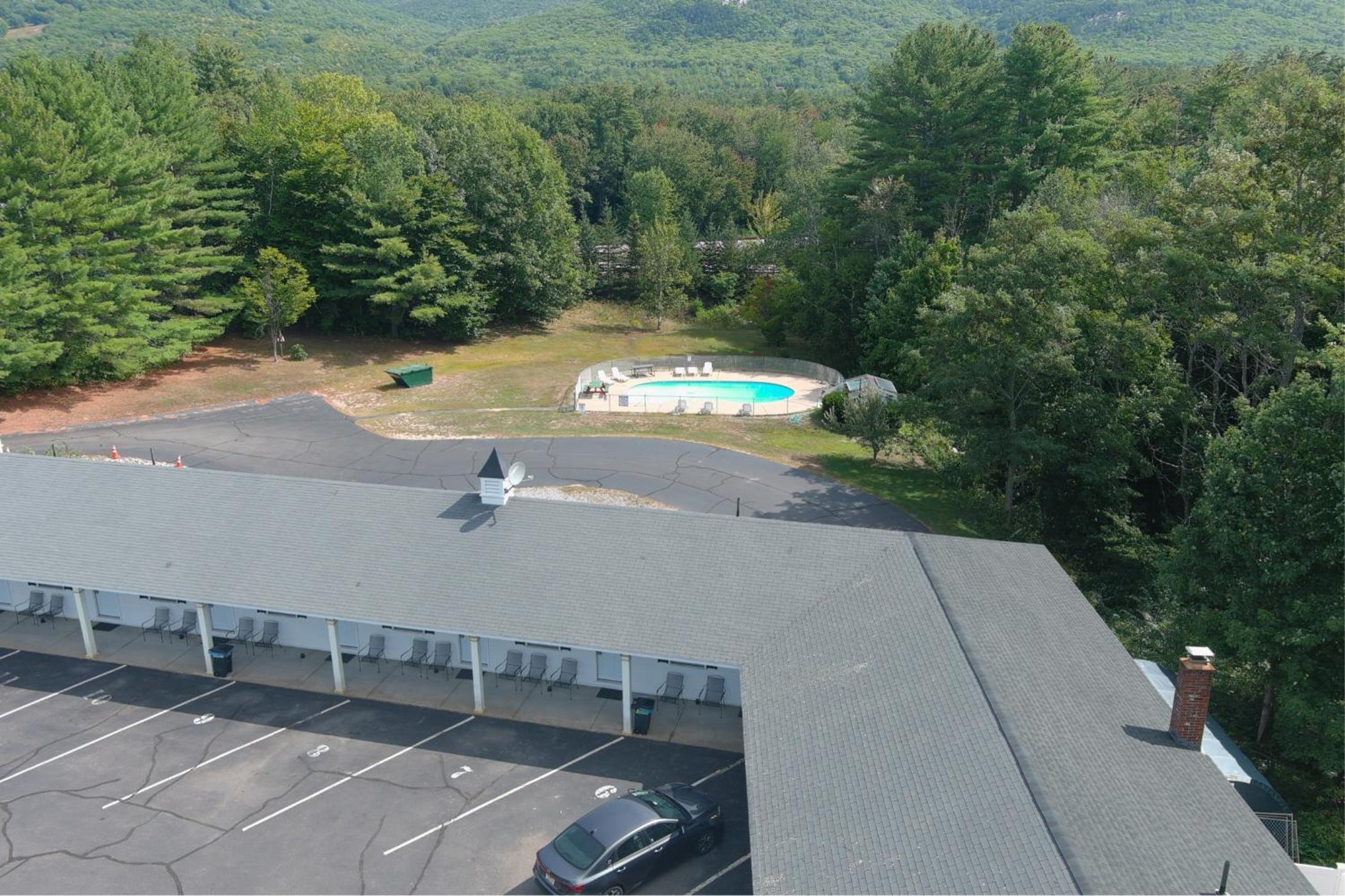 Colonial Motel