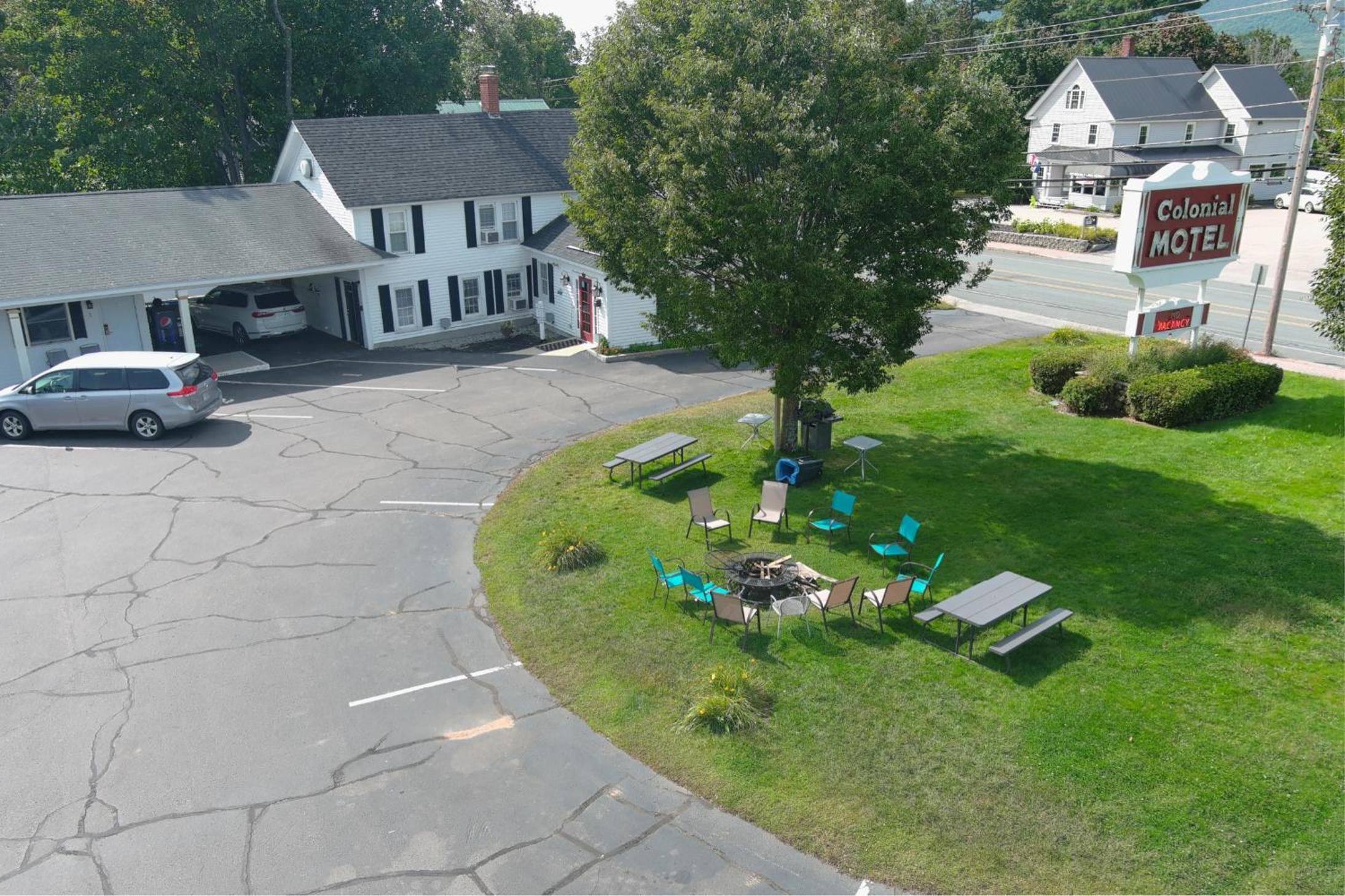 Colonial Motel