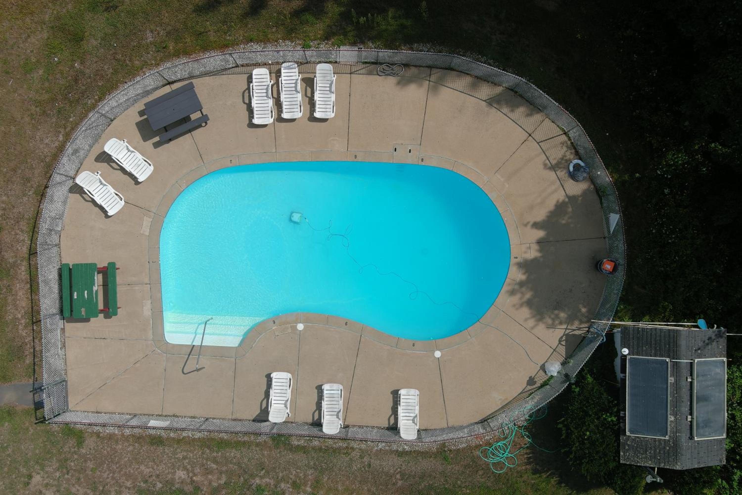 Colonial Motel