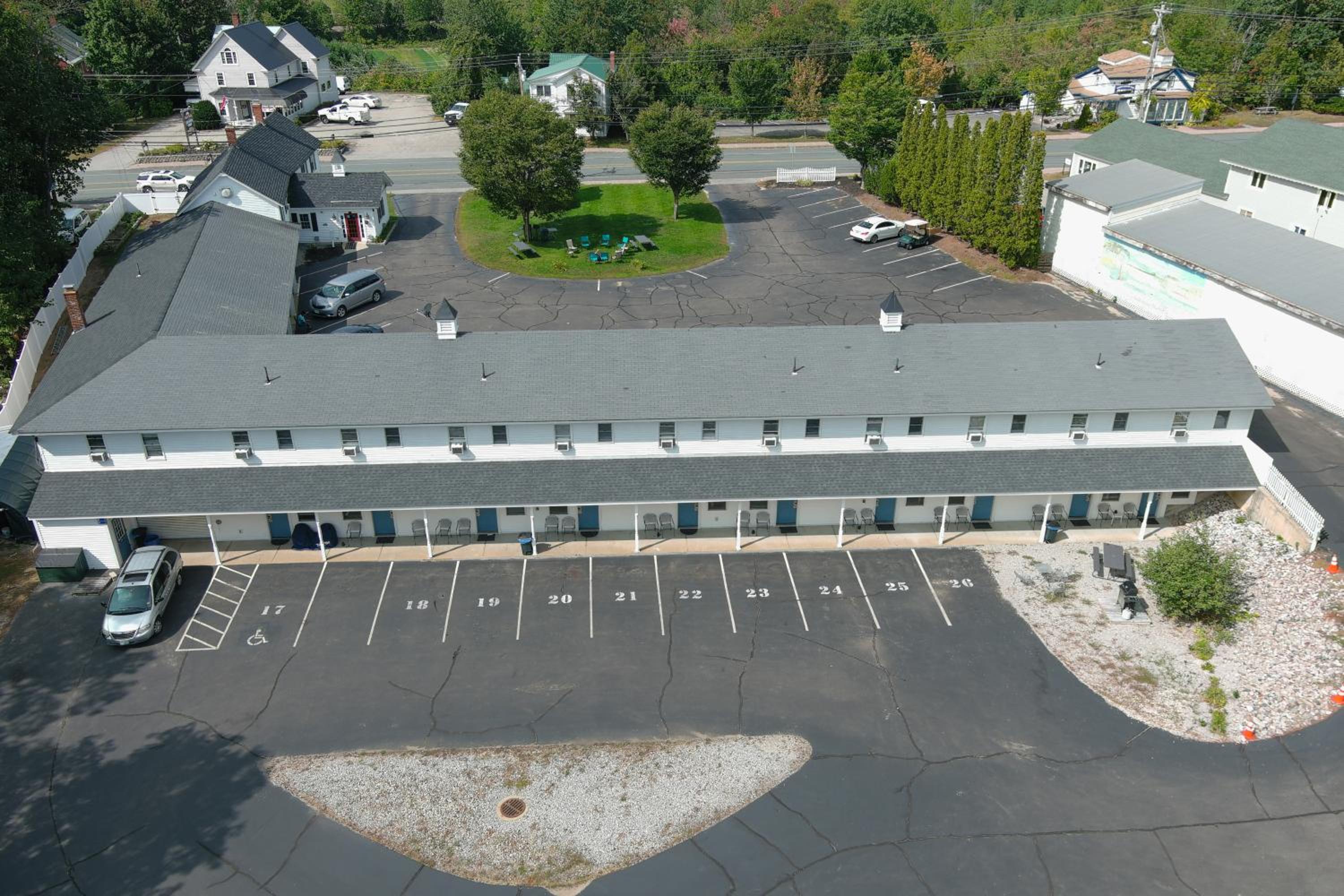 Colonial Motel