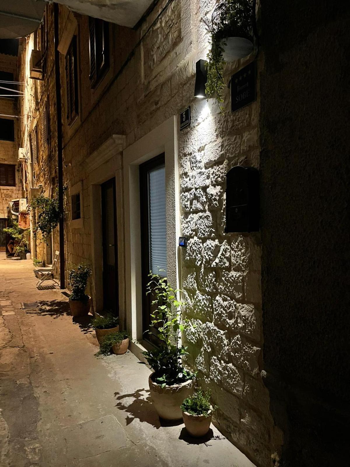 Hotel Luxury Rooms MA de Dominis - Image 1