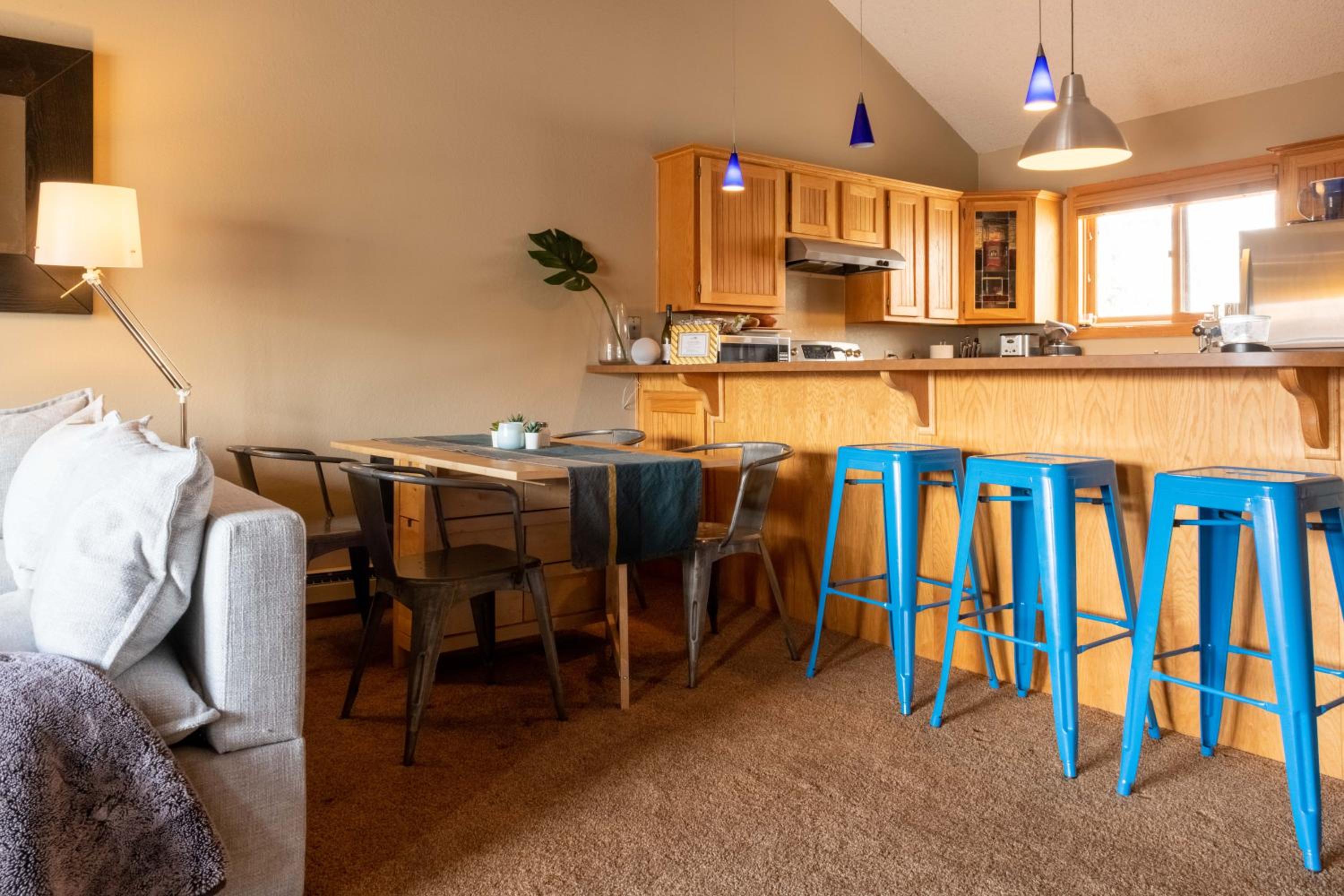 SKI IN, WALK OUT! The perfect mountain retreat!
