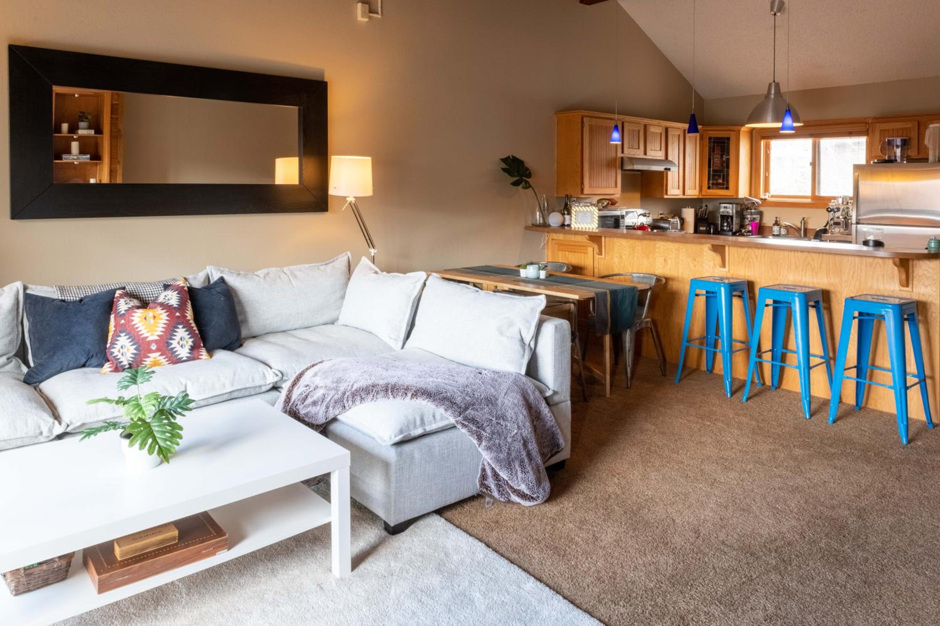 SKI IN, WALK OUT! The perfect mountain retreat!