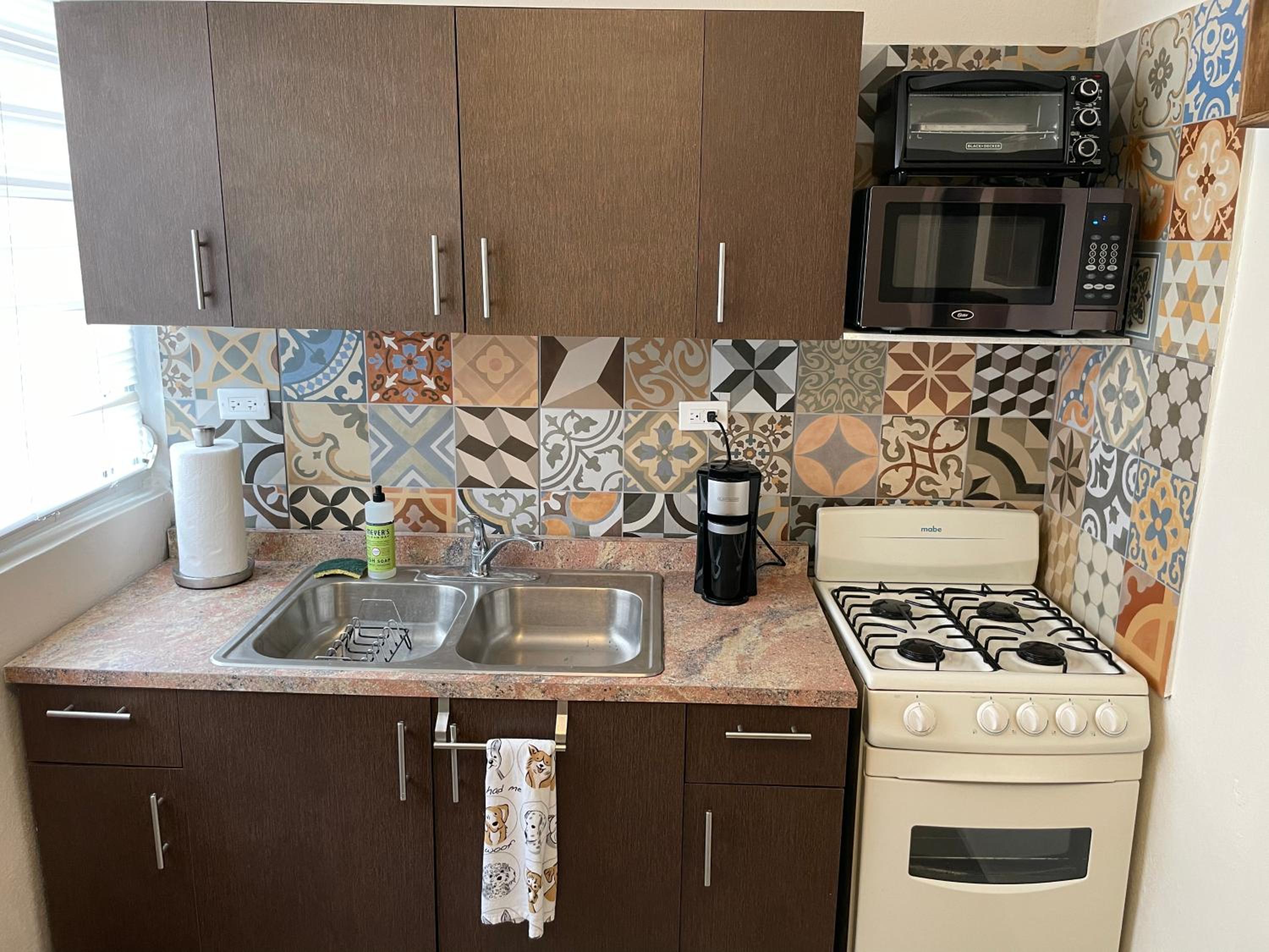 Private Patio Retreat with Zen Vibe and FREE Laundry
