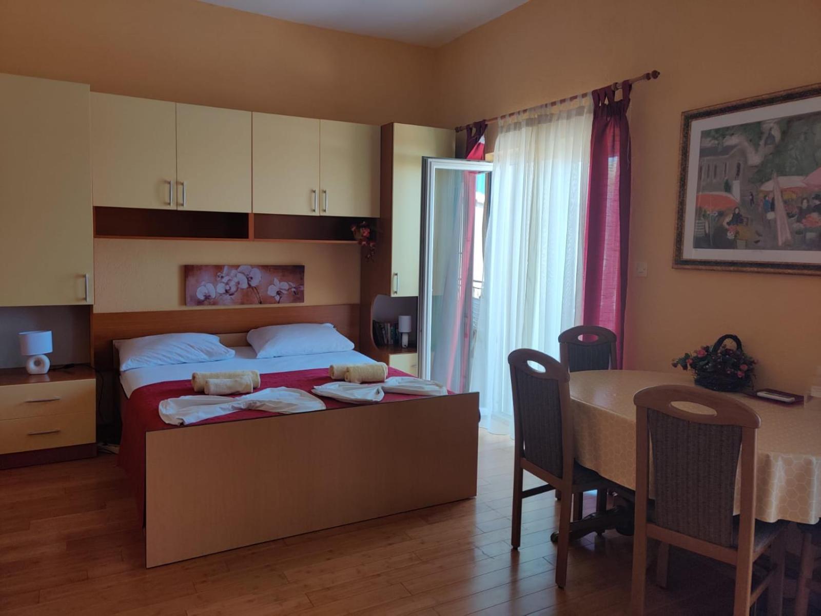 Apartments Mirjana view 4