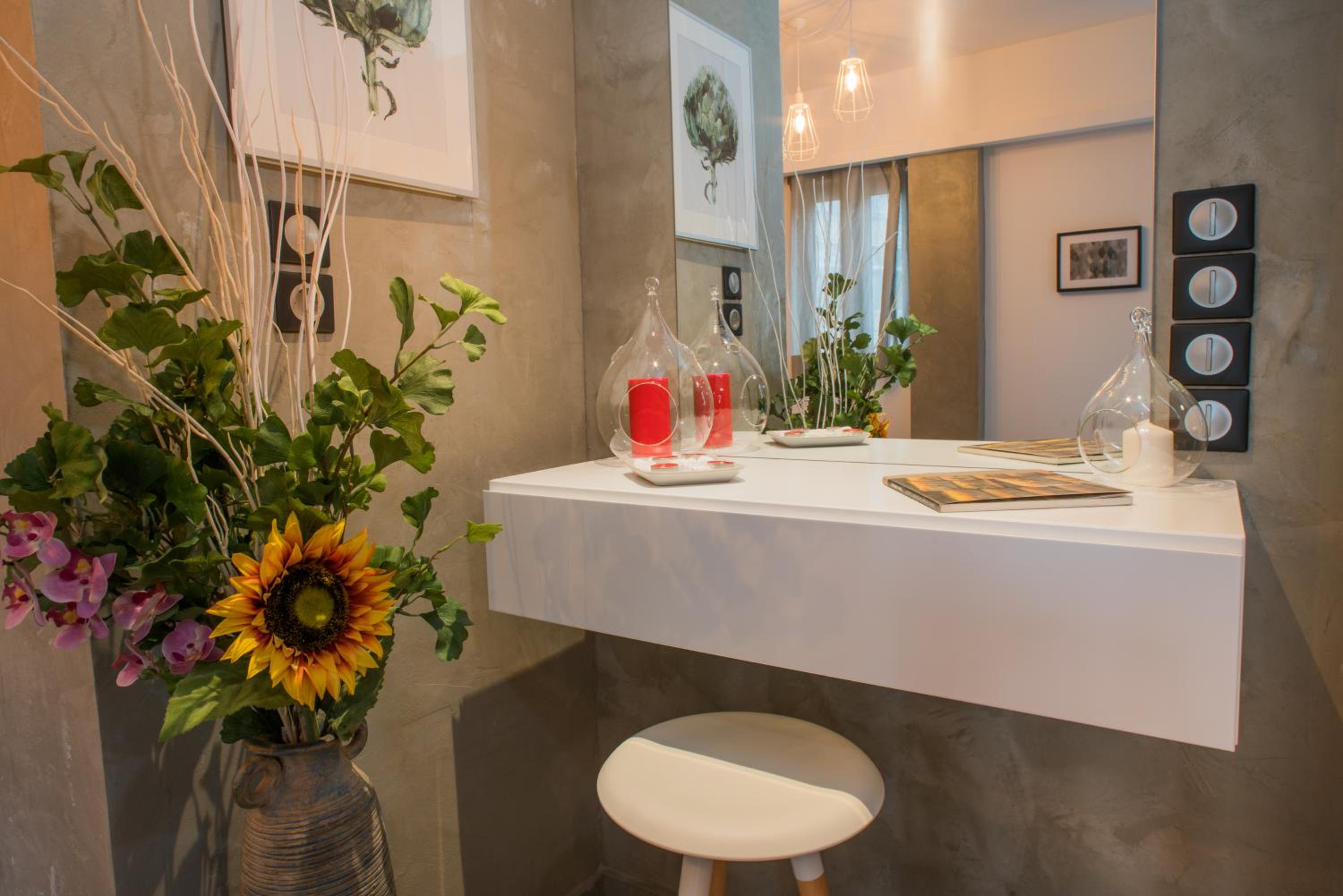 Athenian Living Suites