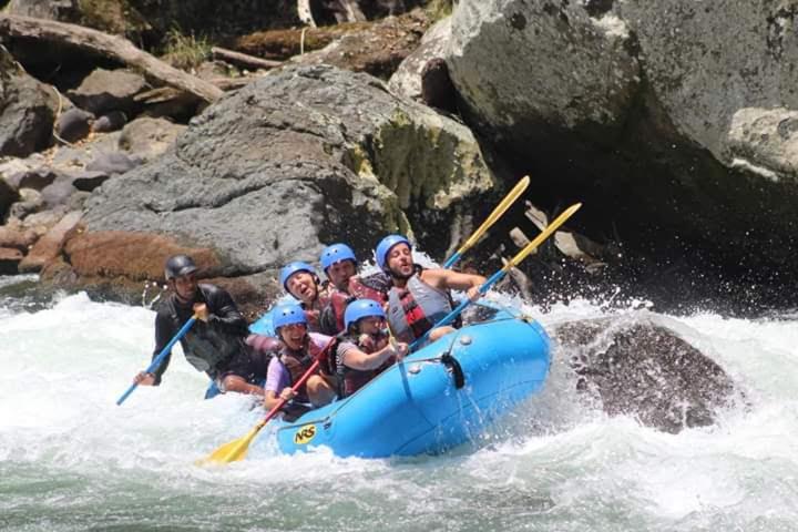 Hostal y cabinas anita-and rafting tour!