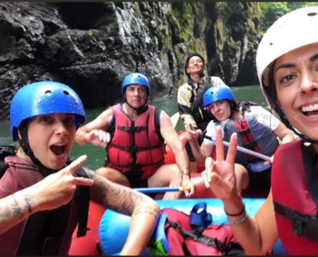 Hostal y cabinas anita-and rafting tour!