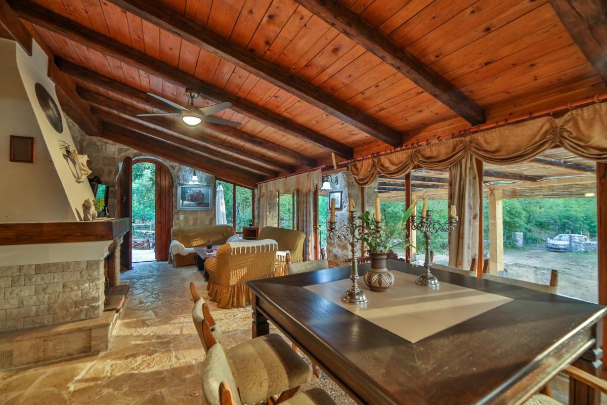 Royal Villa Ana view 5
