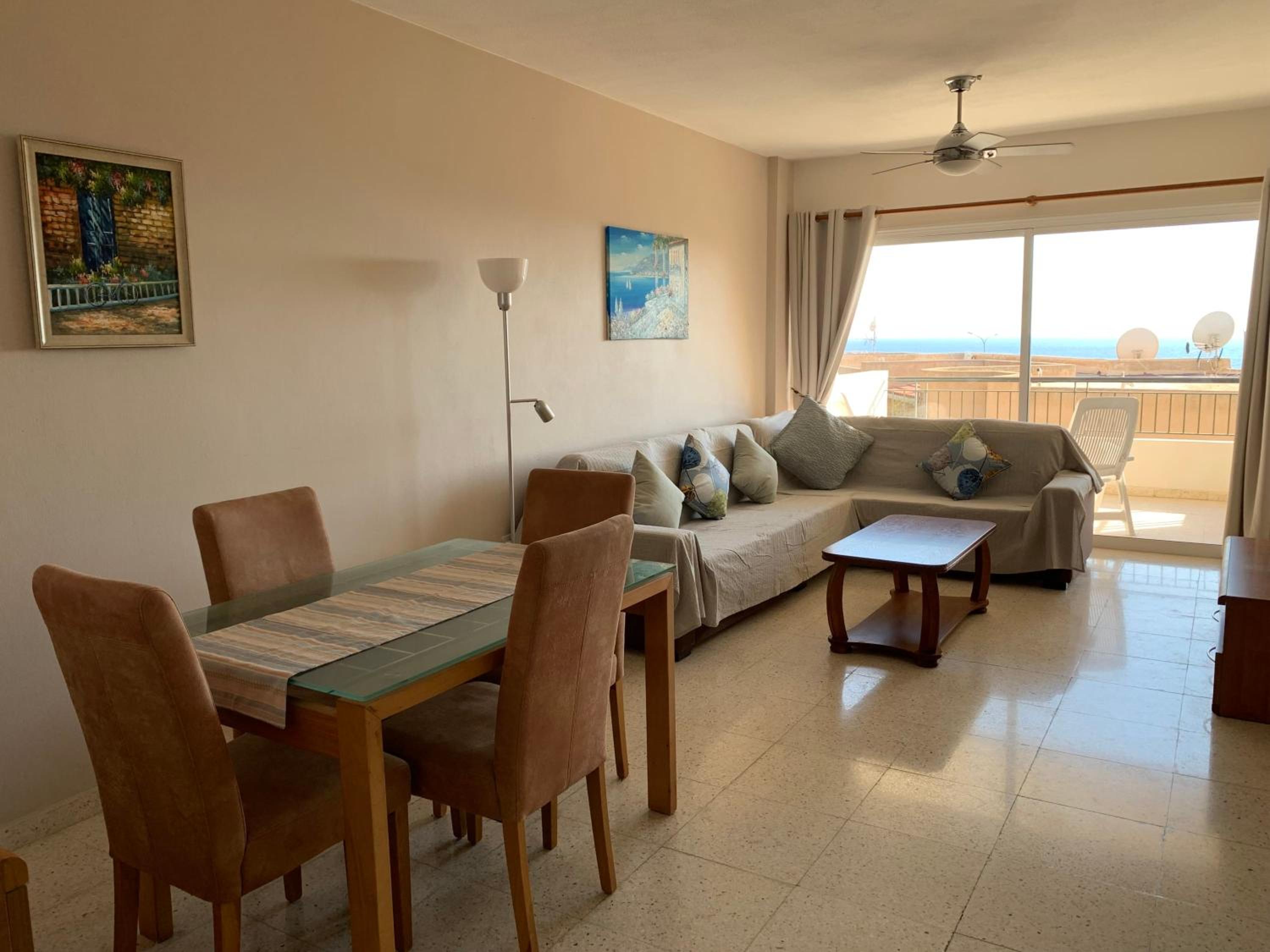 King's Palace - very spacious 1 bed apartment view 2